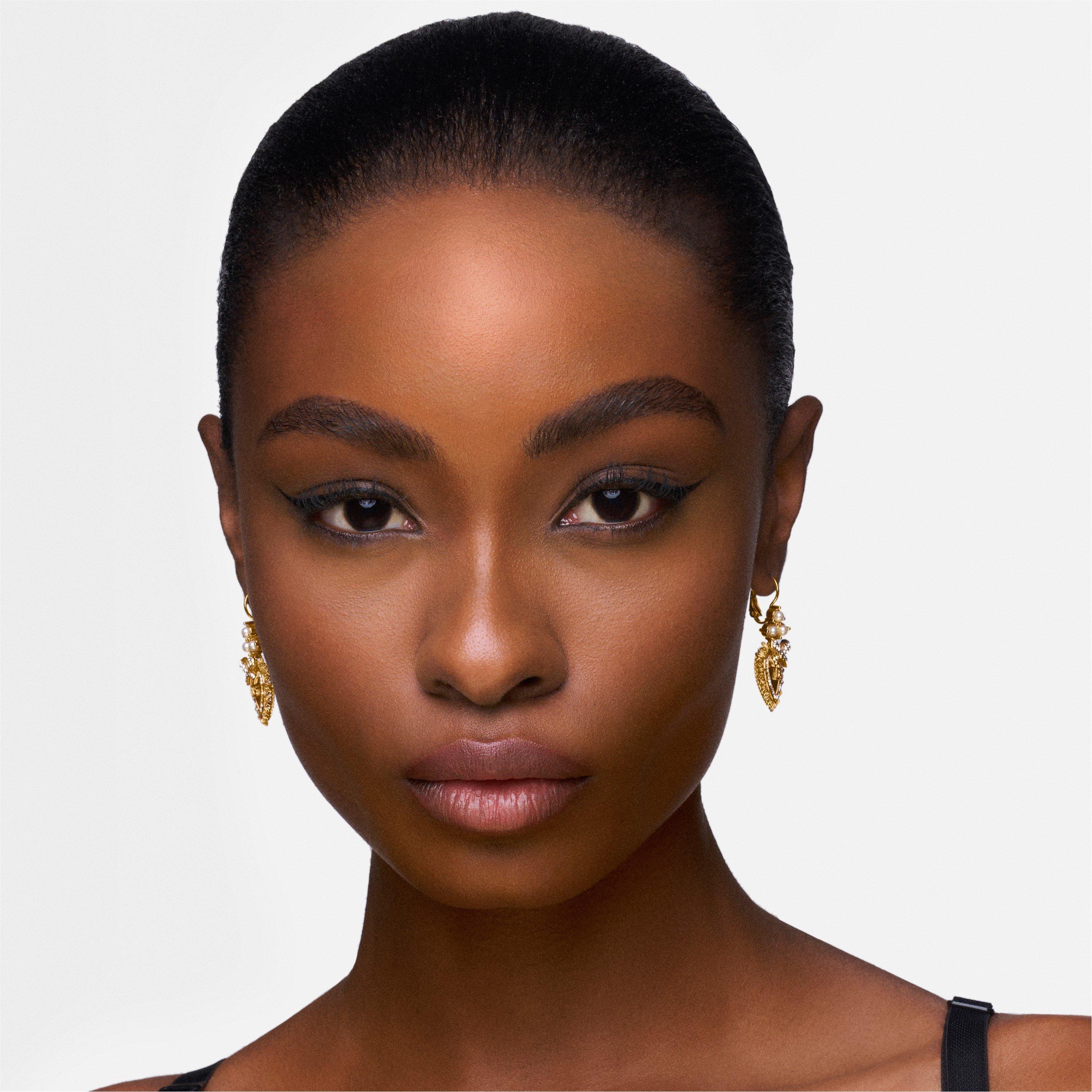38C DEEP - Dolce and Gabbana - Everlast All-Day Shine Control Foundation - 4