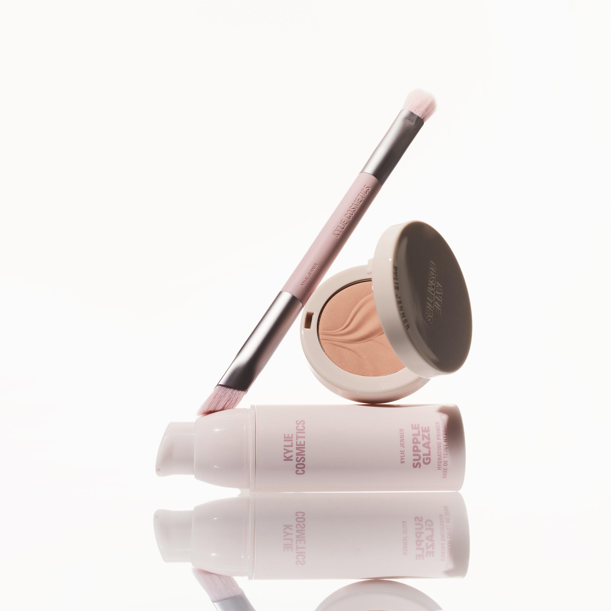 None - Kylie Cosmetics - Kylie Cosmetics Precise Sculpting Complexion Brush - 6