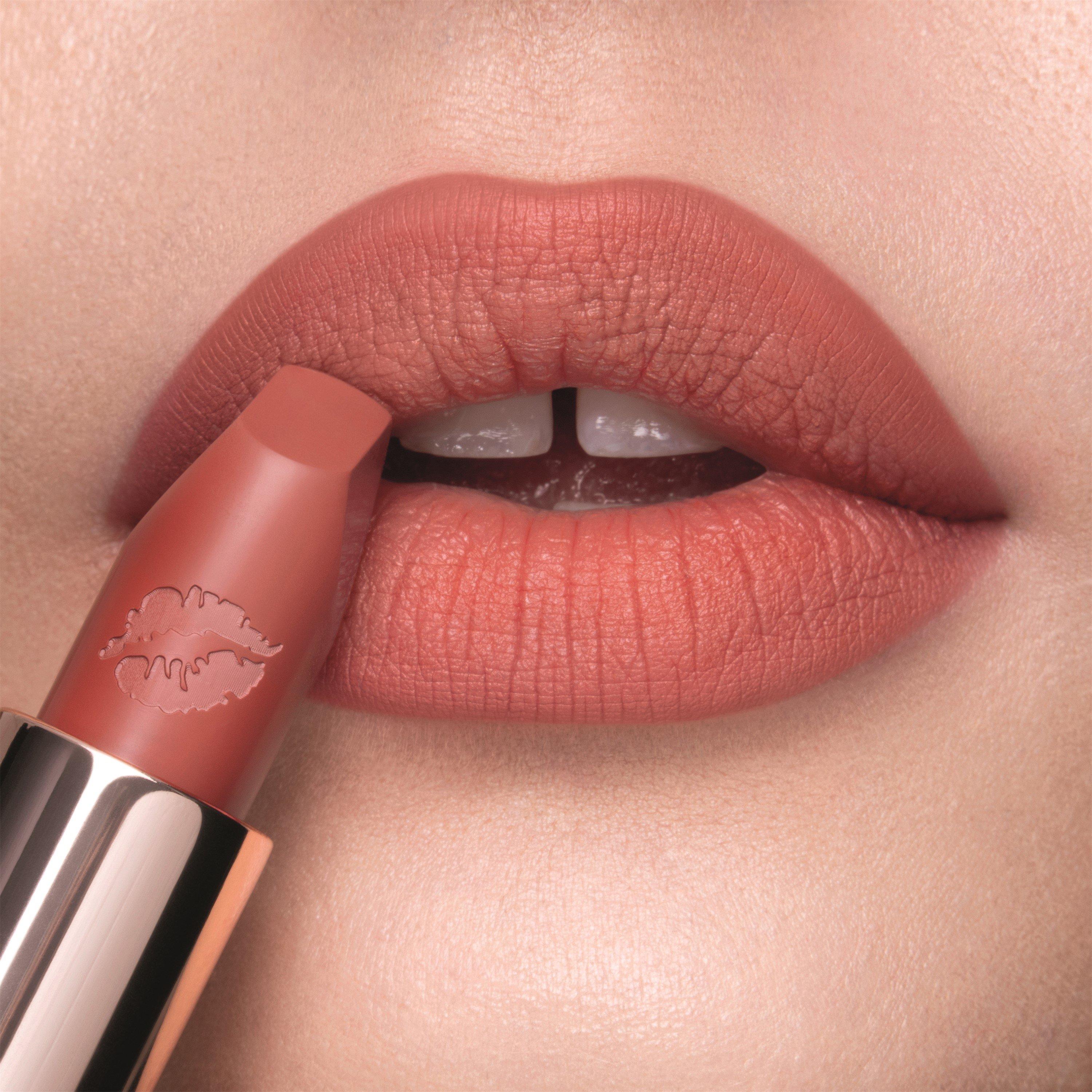 Red - Charlotte Tilbury - Limited Edition Hot Lips Lunar New Year - 2