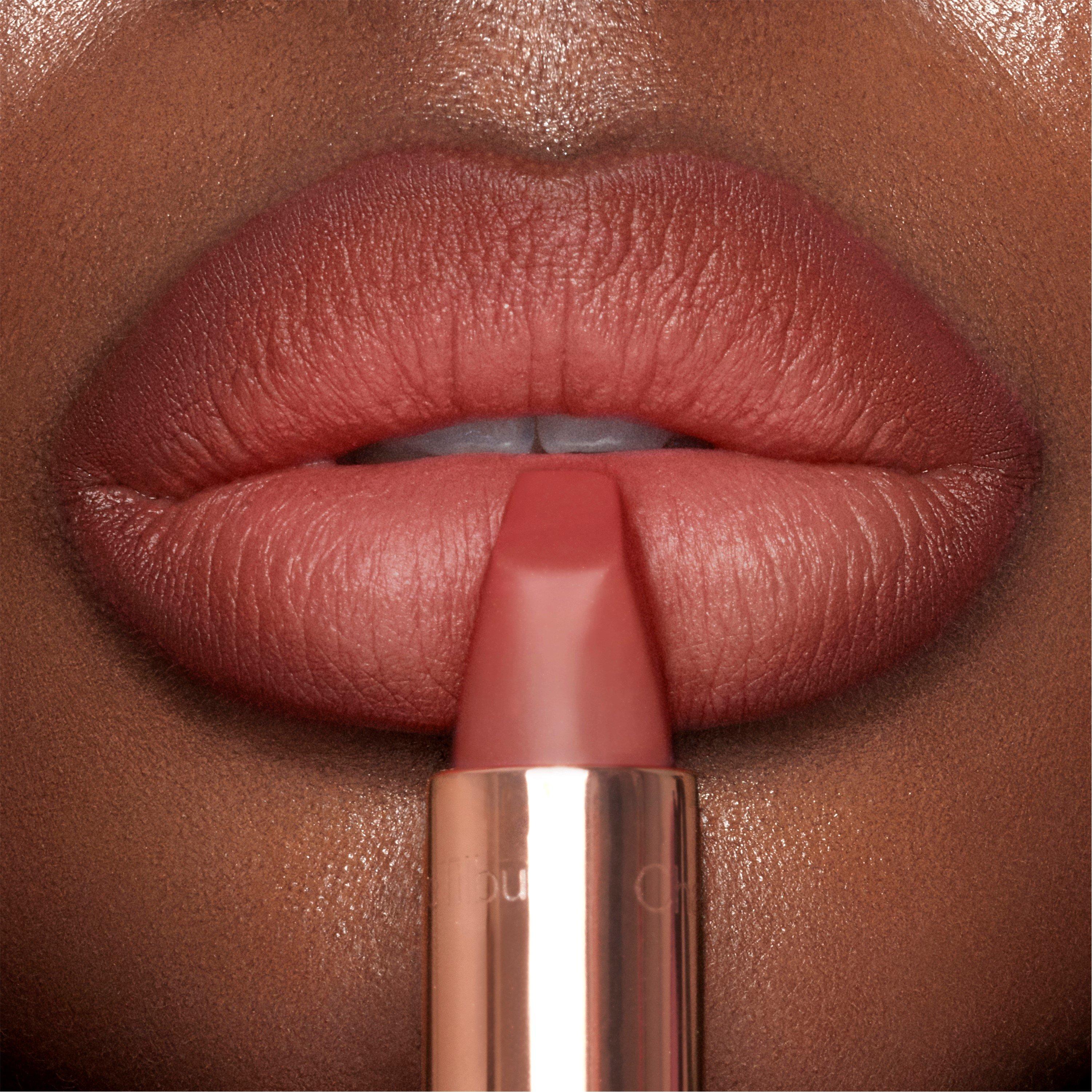 Red - Charlotte Tilbury - Limited Edition Hot Lips Lunar New Year - 3