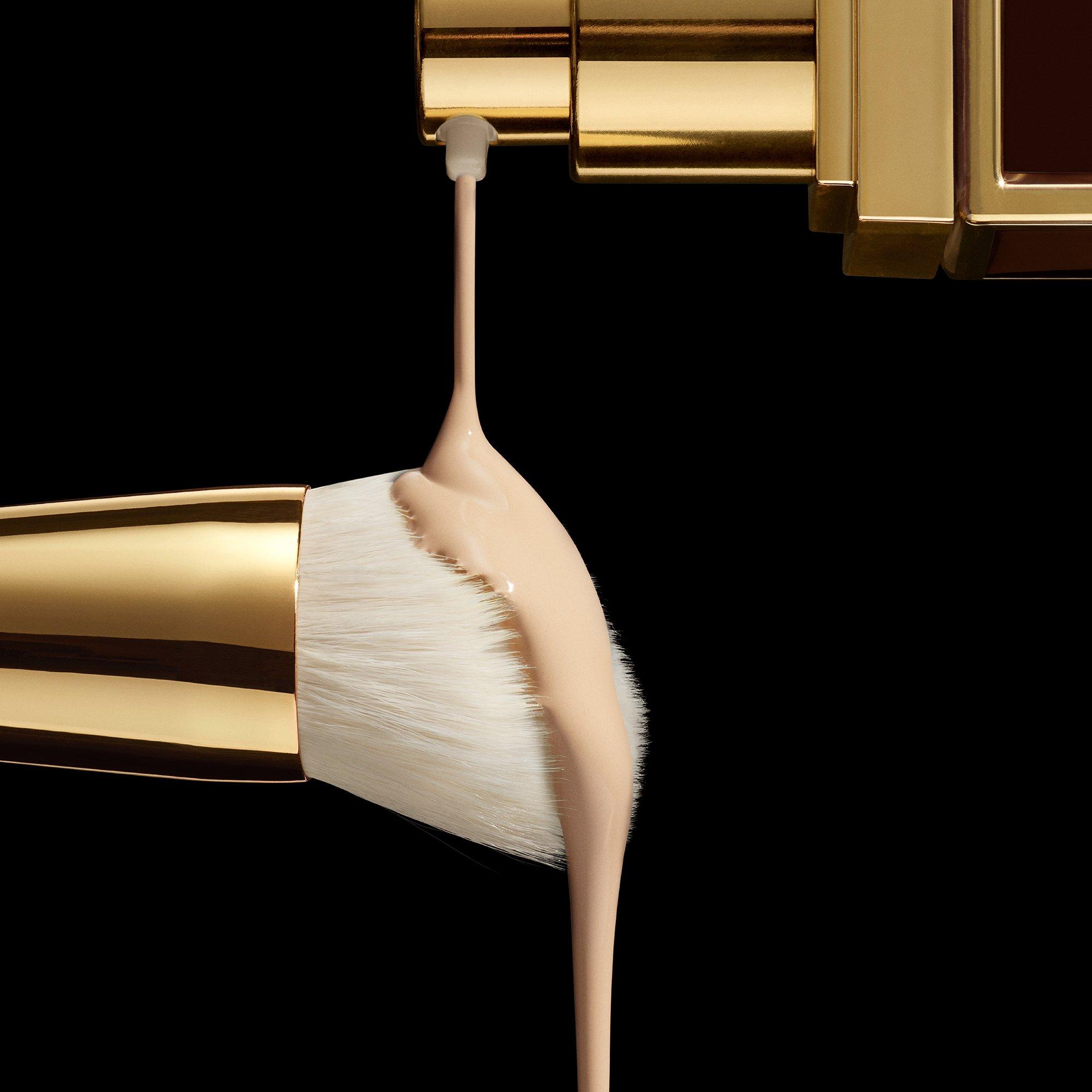 AMBER - Tom Ford Beauty - Shade and Illuminate Soft Radiance Foundation SPF 50 - 8