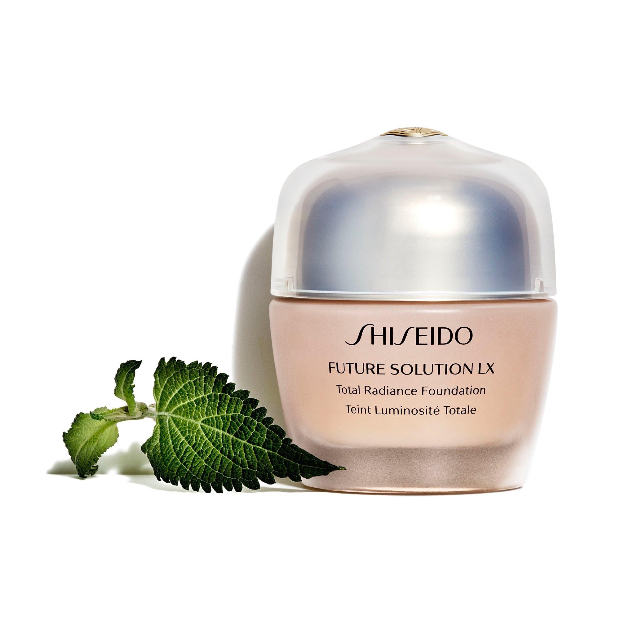 Golden 3 - Shiseido - Shiseido Radiance Future Solution LX Total Radiance Foundation - 1