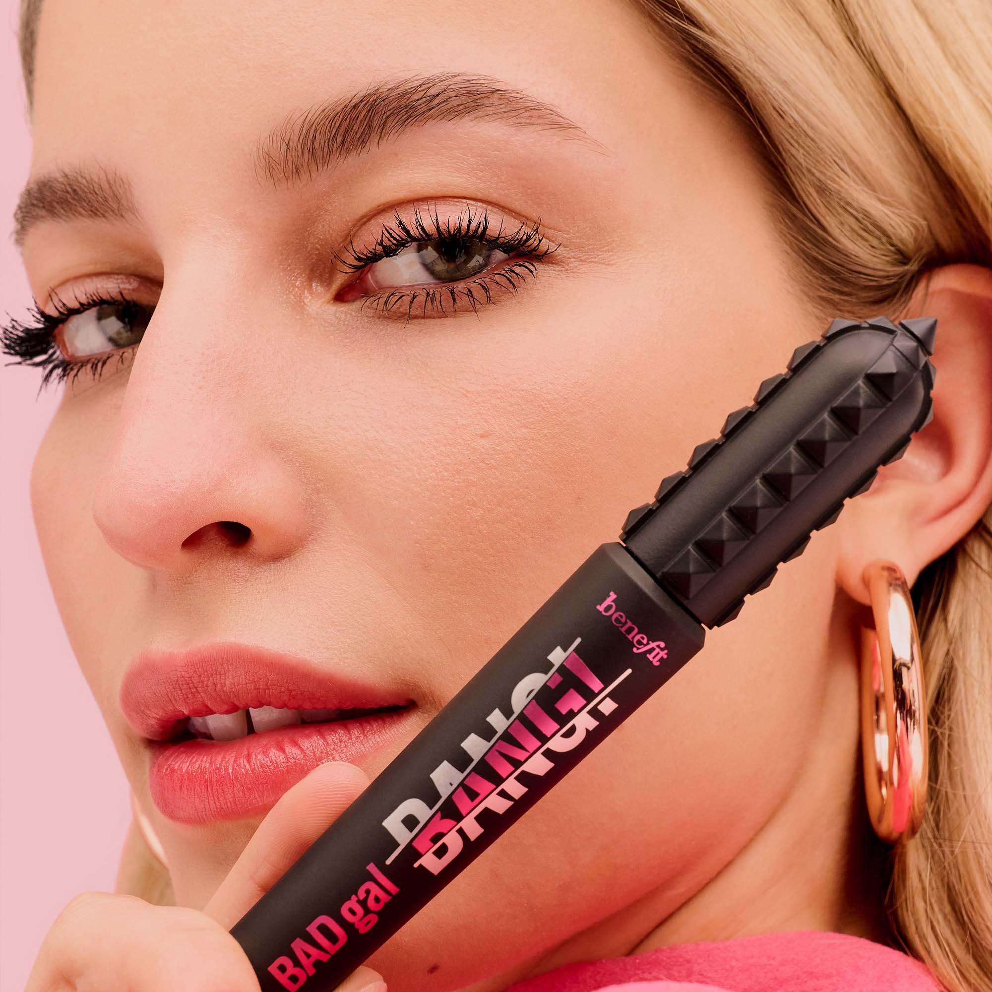 Black - Benefit - BADgal BANG! Volumising Mascara - 7