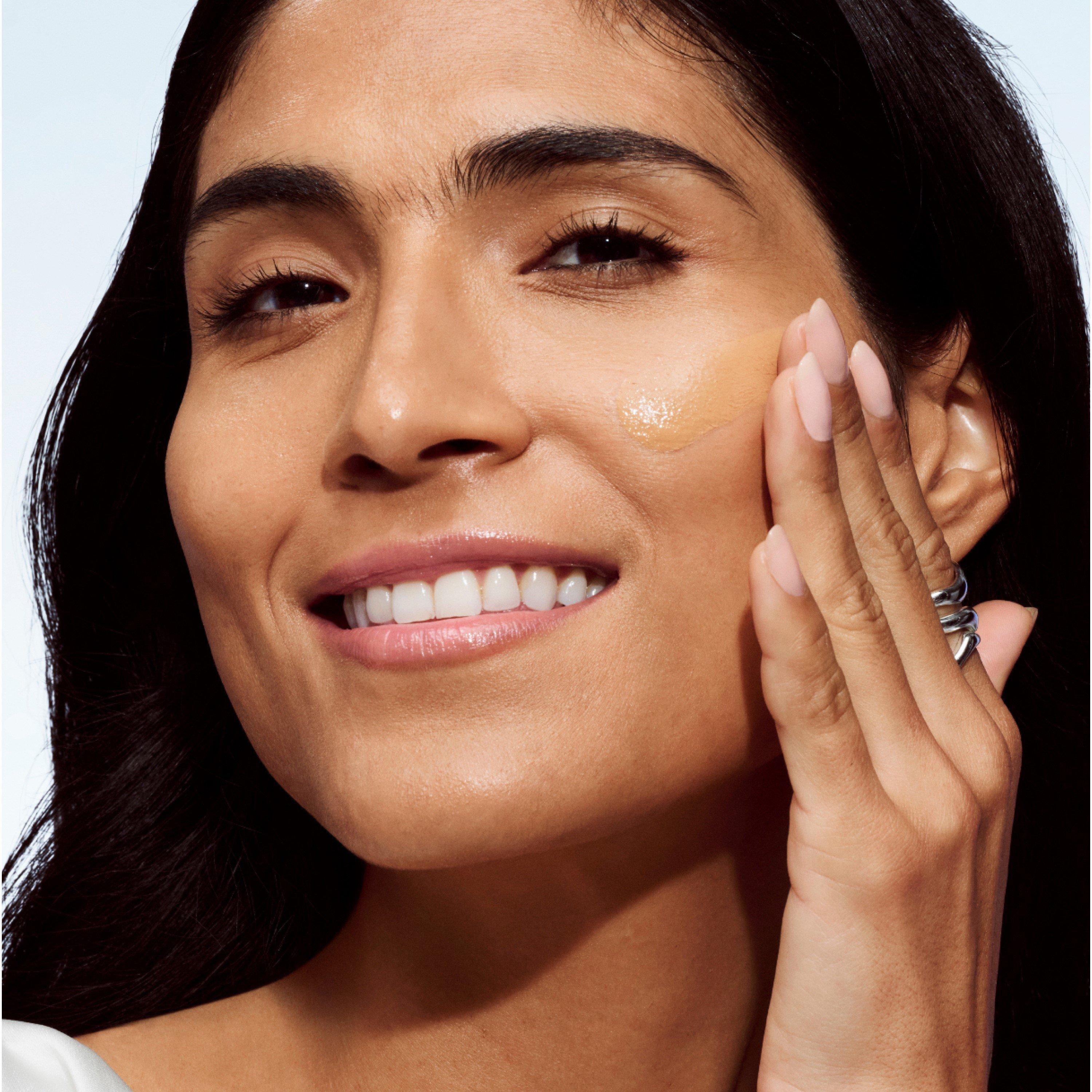 01 LW 1 - Clinique - Even Better Clinical™ Vitamin Makeup SPF 50 - 8