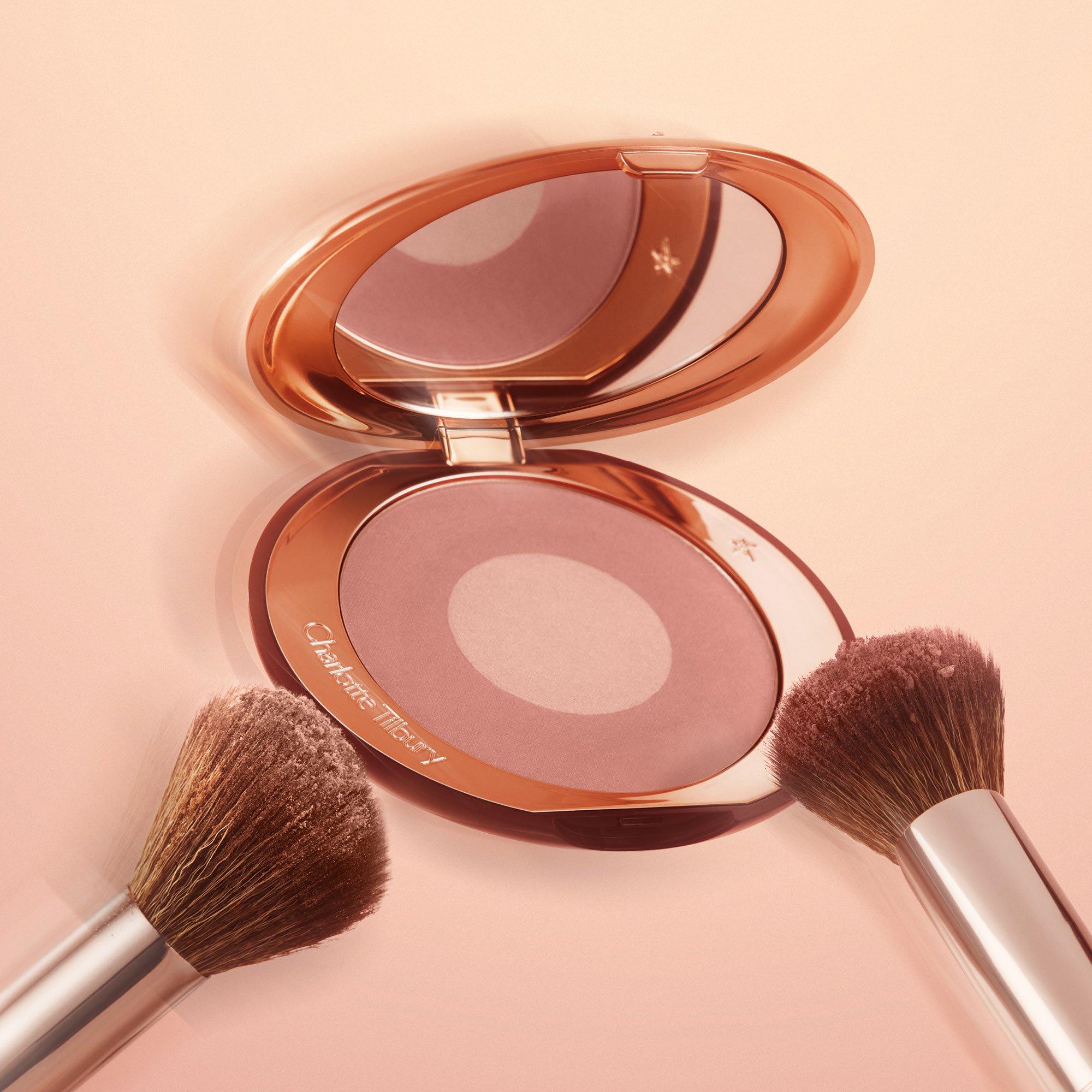 None - Charlotte Tilbury - AIRBRUSH FLAWLESS EASY SOFT BLUR BRONZER + BLUSHER BRUSH - 3