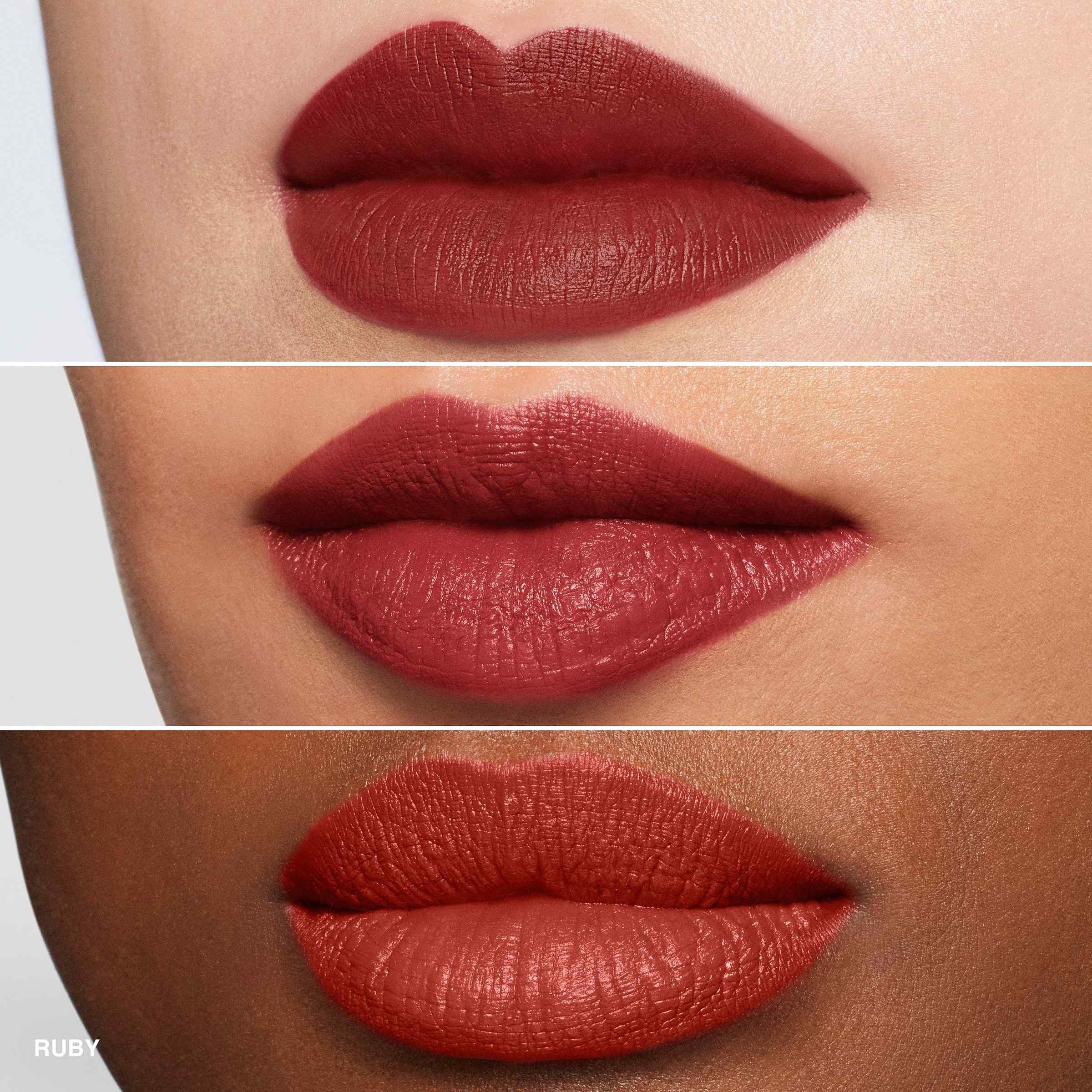 Ruby - Bobbi Brown - Luxe Matte Lipstick - 3