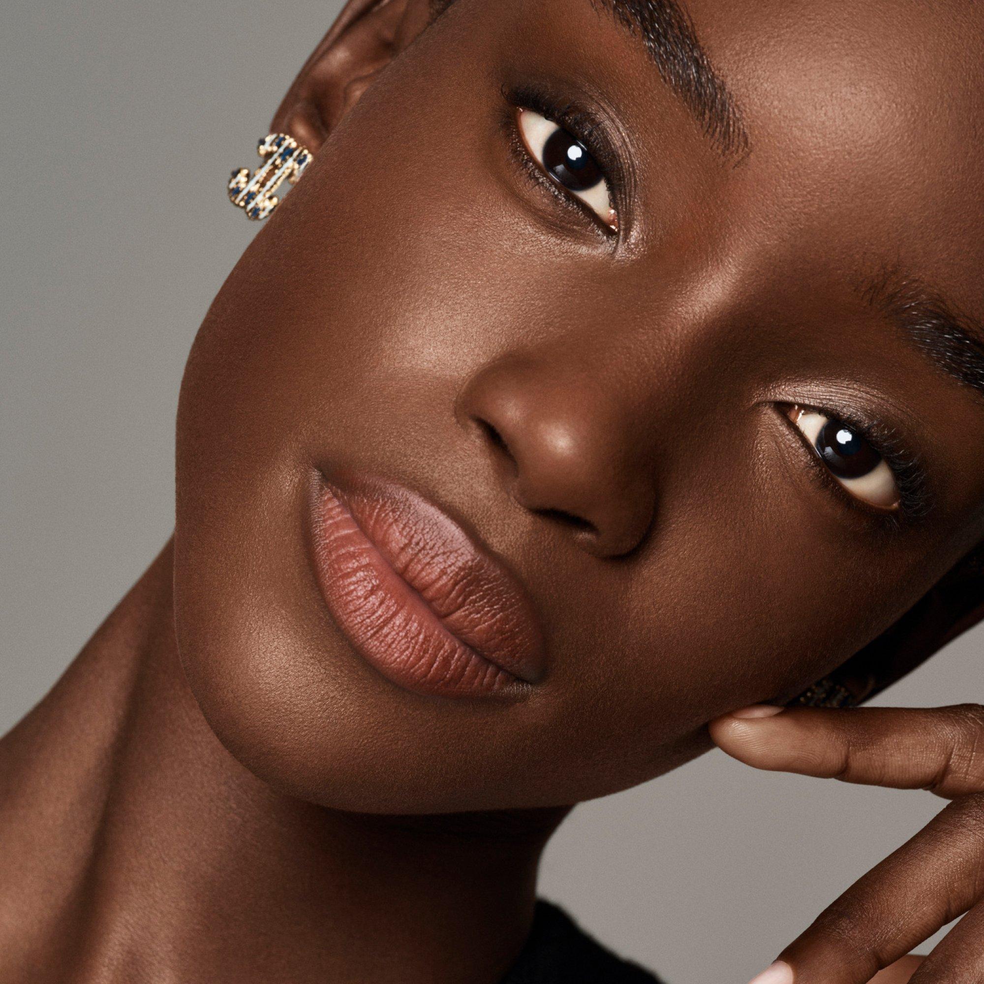 10 Light - CHANEL - POUDRE UNIVERSELLE LIBRE NATURAL FINISH LOOSE POWDER. ON-THE-GO FORMAT - 6