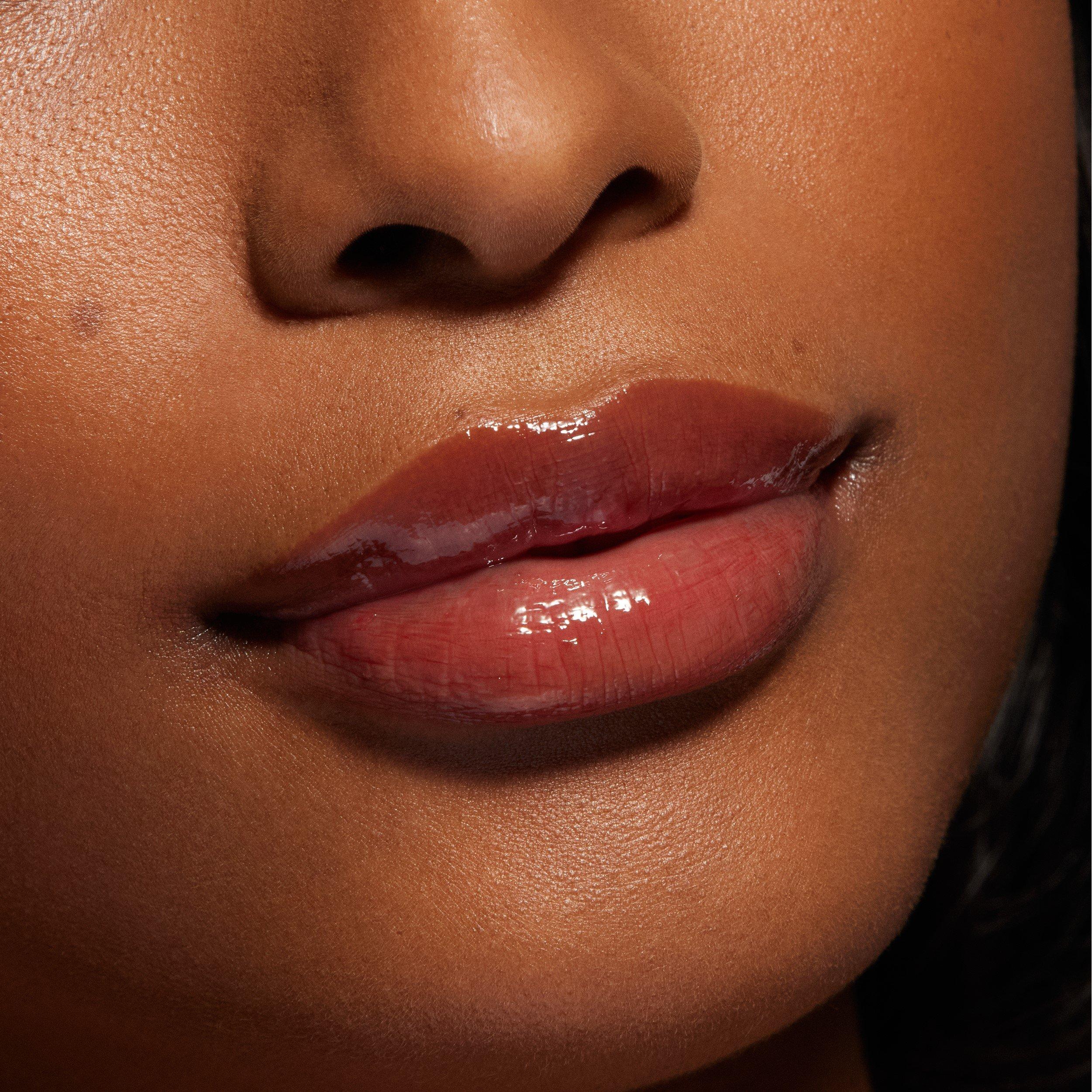 Hazelnut Creme - Kylie Skin - Lip Oil - 6