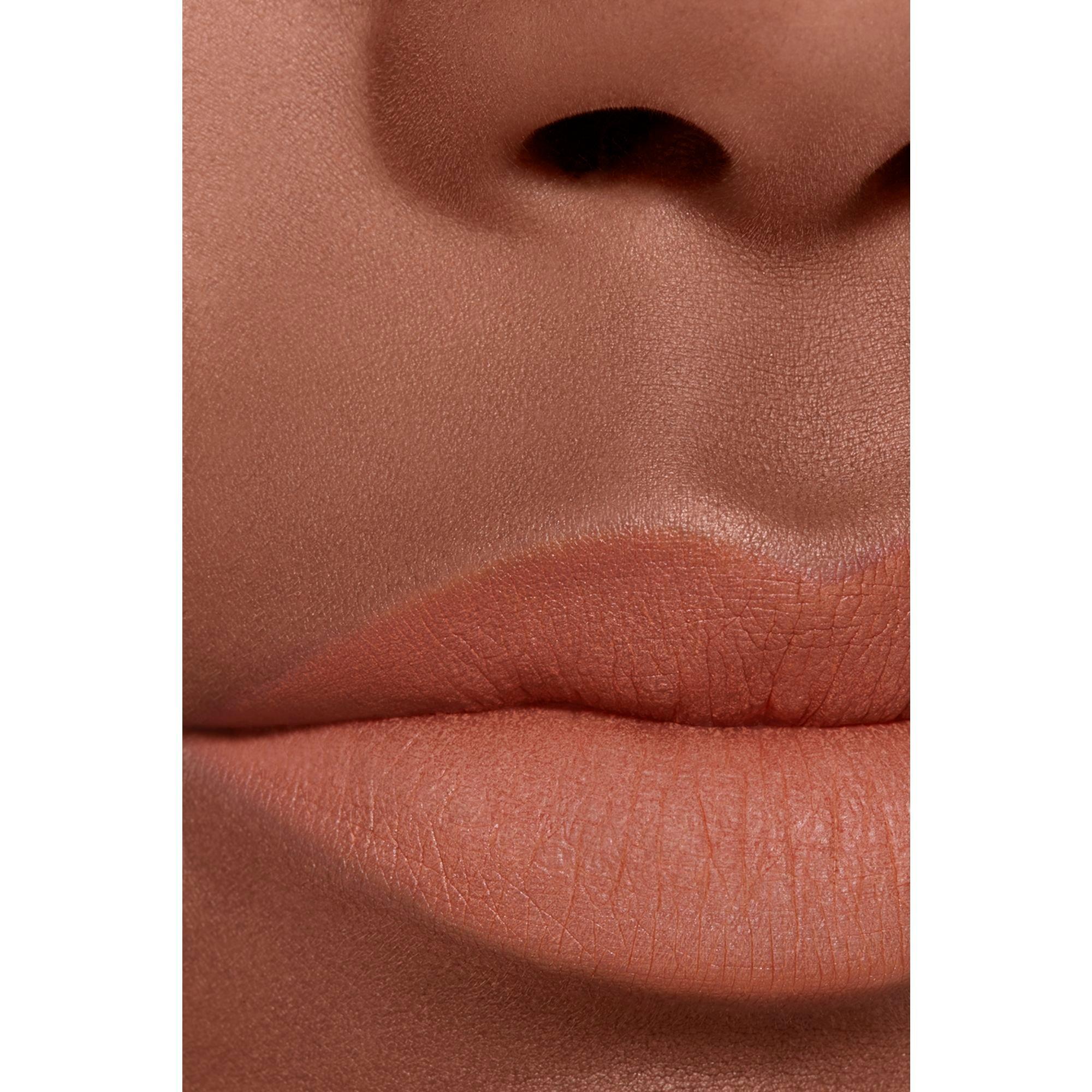 Secrete - CHANEL - ROUGE ALLURE LIQUID VELVET ULTRAWEAR INTENSE MATTE LIQUID LIP COLOUR - 4