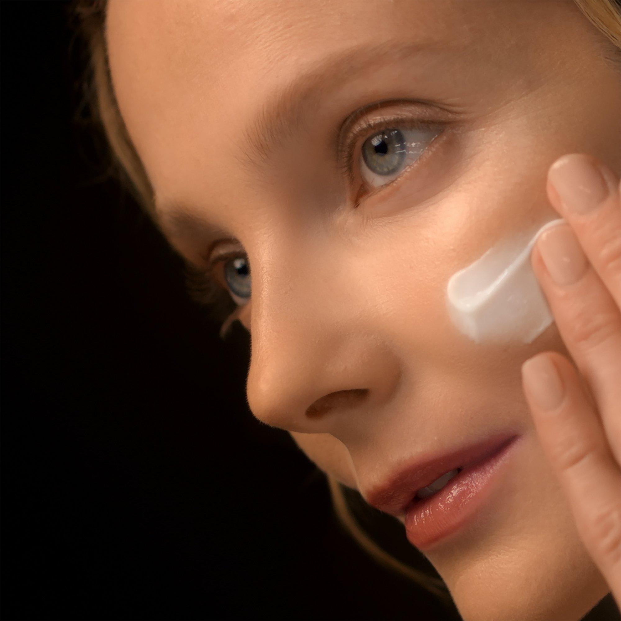 None - Estee Lauder - Re-Nutriv Ultimate Diamond Transformative Brilliance Soft Creme 50ml - 3