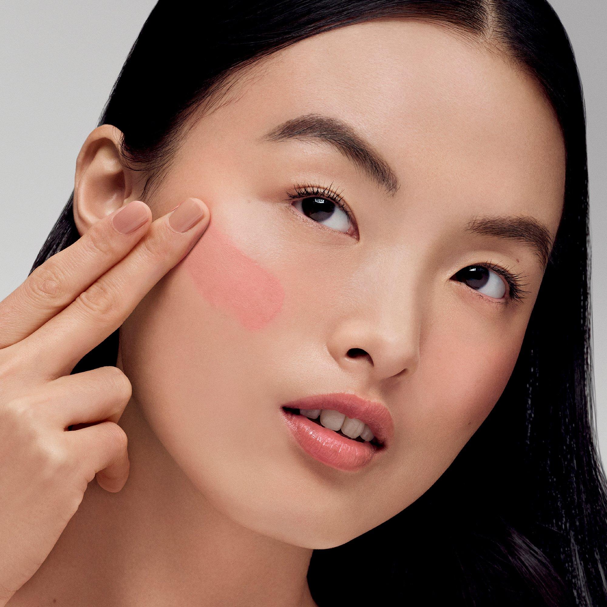 Stolen Glance - Estee Lauder - Futurist Blushmaker Dewy Cheek Liquid Blush - 3