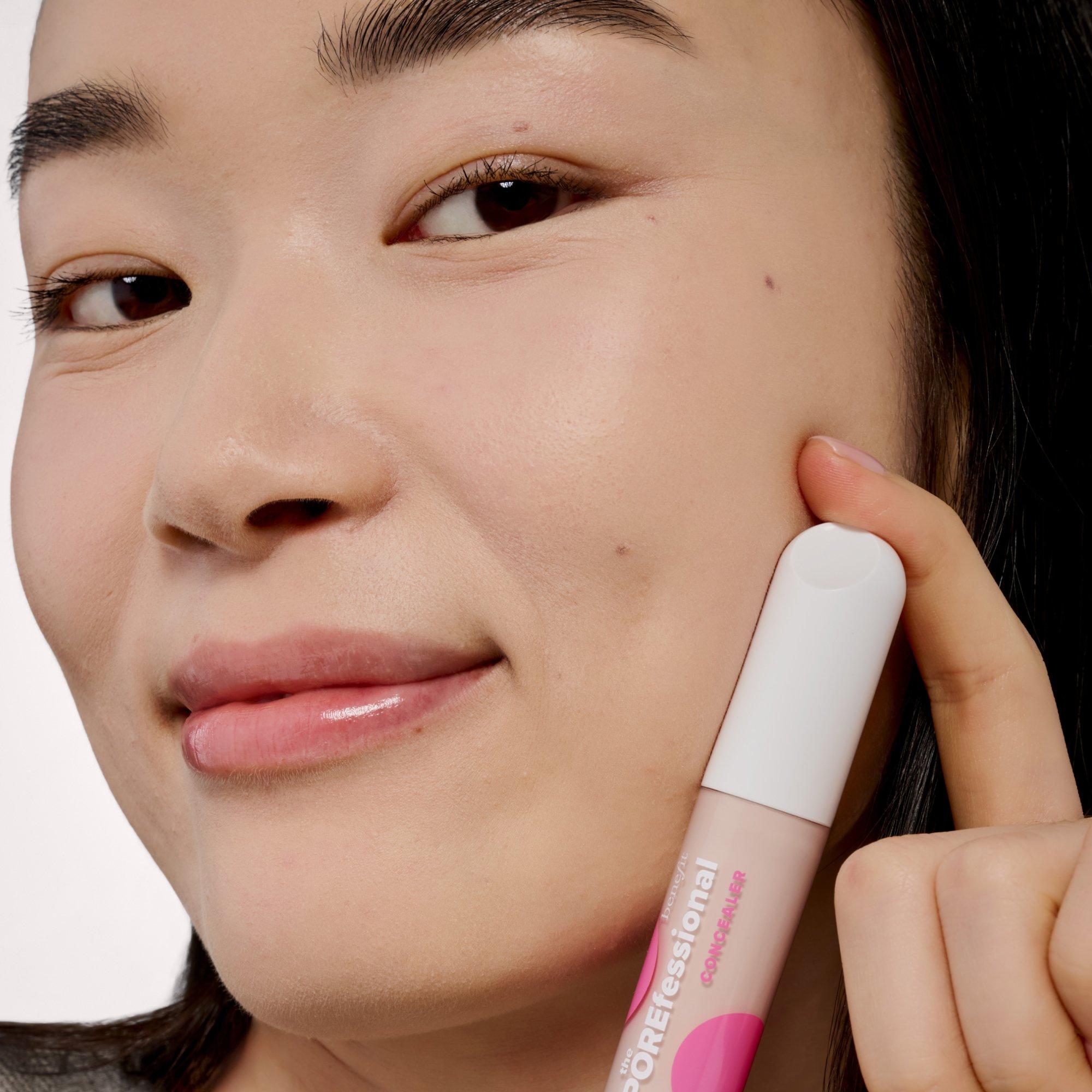 1C READY - Benefit - Benefit The POREfessional Smoothing & Blurring Liquid Concealer - 12