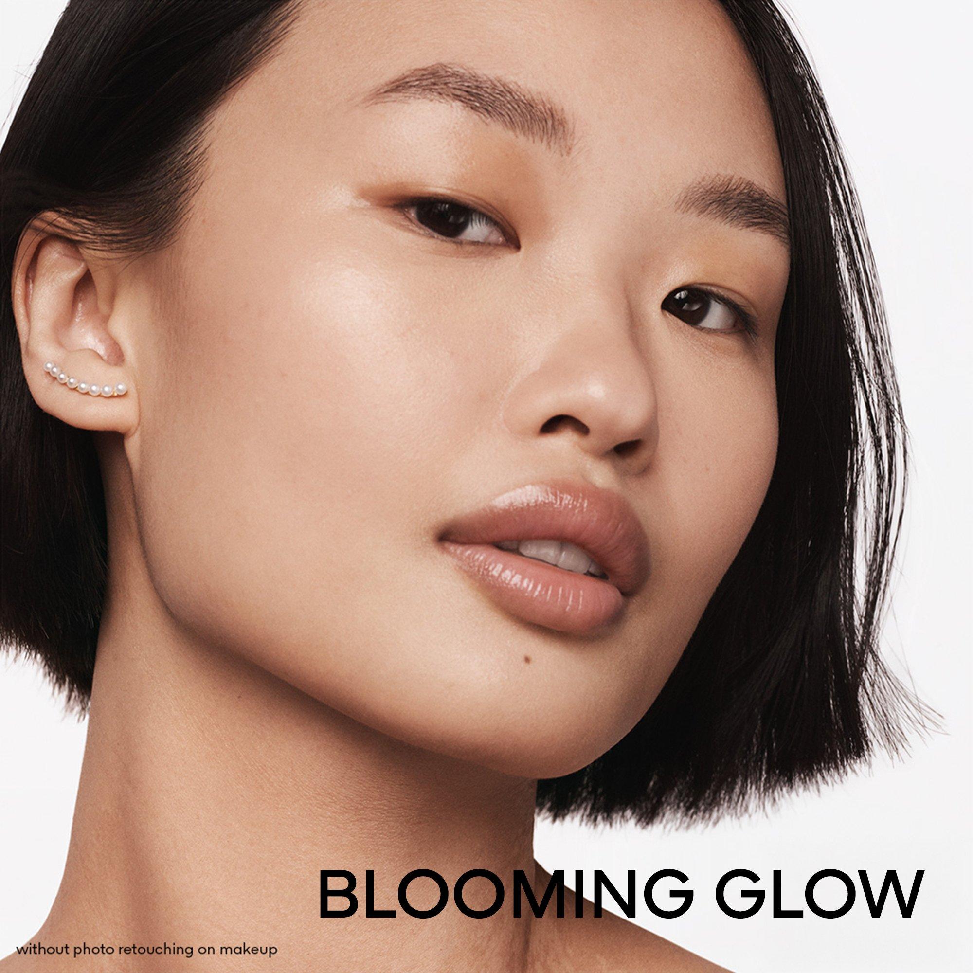 BLOOMING GLOW - Guerlain - Meteorites Blooming Glow Light-revealing pearls of powder - Limited Edition - 4