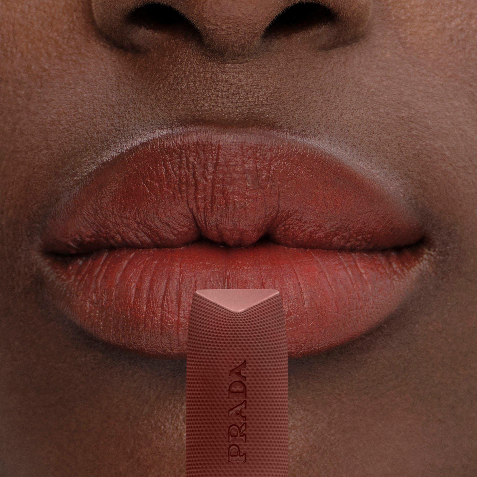 B102 - Prada Beauty - Beauty Monochrome Soft Matte Buildable Weightless Lipcolour - 3