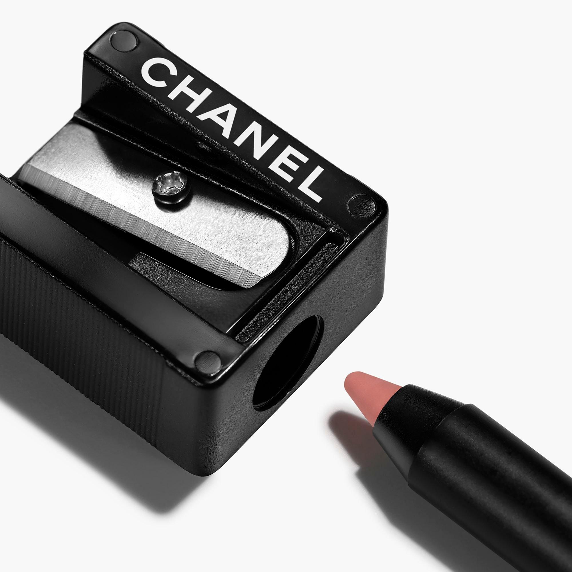 156BeigeNaturel - CHANEL - LE CRAYON LEVRES PRECISION LIP-DEFINING PENCIL 196 ROSE POUDRE 1.2g - 2