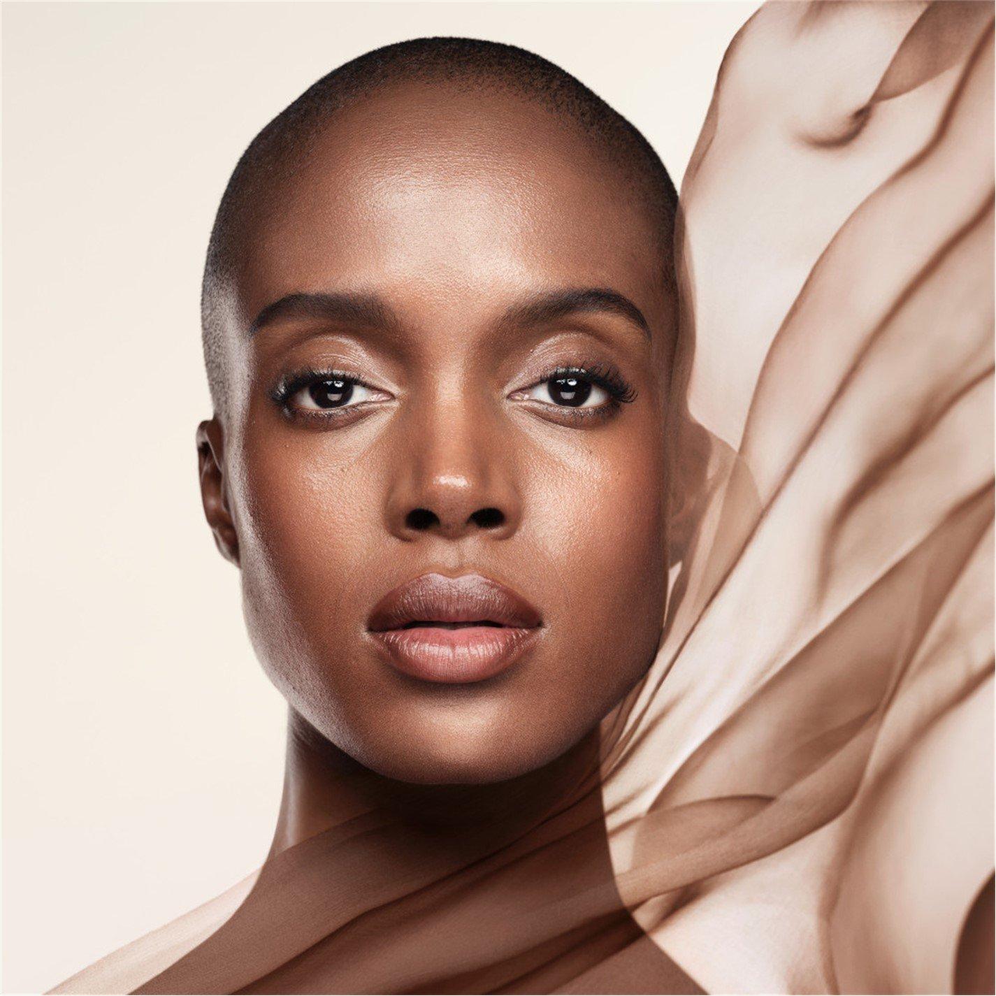 11.8 - Armani Beauty - Giorgio Armani Luminous Silk Foundation - 8