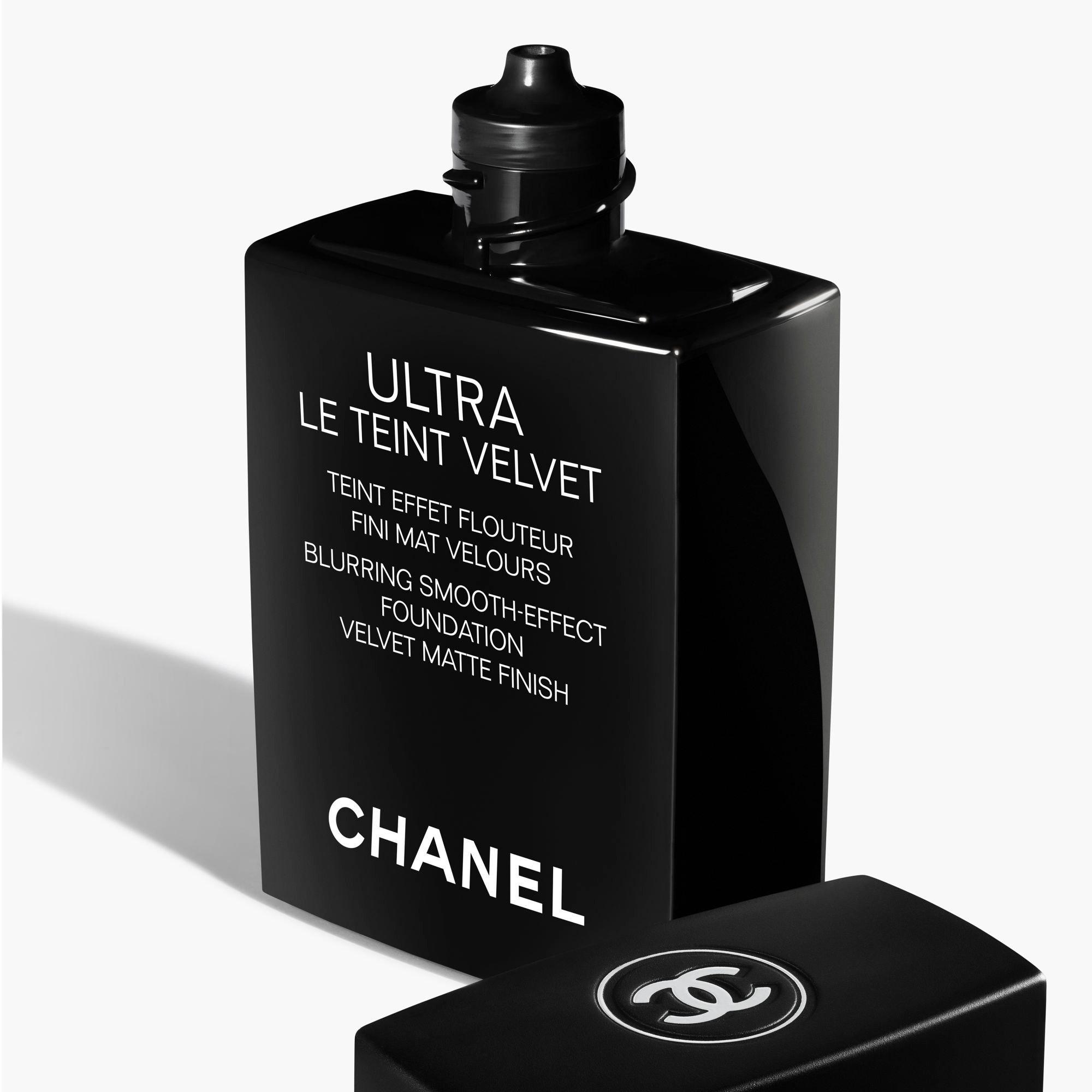 B70 - CHANEL - ULTRA LE TEINT VELVET BLURRING SMOOTH-EFFECT FOUNDATION. VELVET MATTE FINISH. - 2