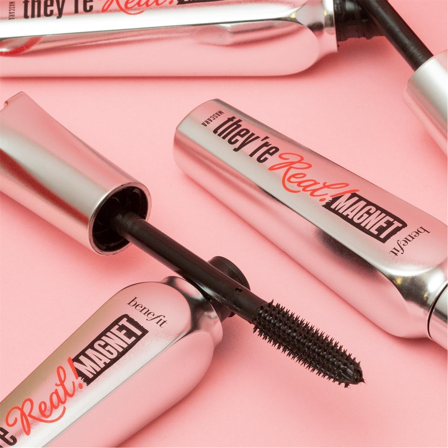Black - Benefit - They're Real Magnet Extreme Lifting & Lengthening Mascara Mini - 4