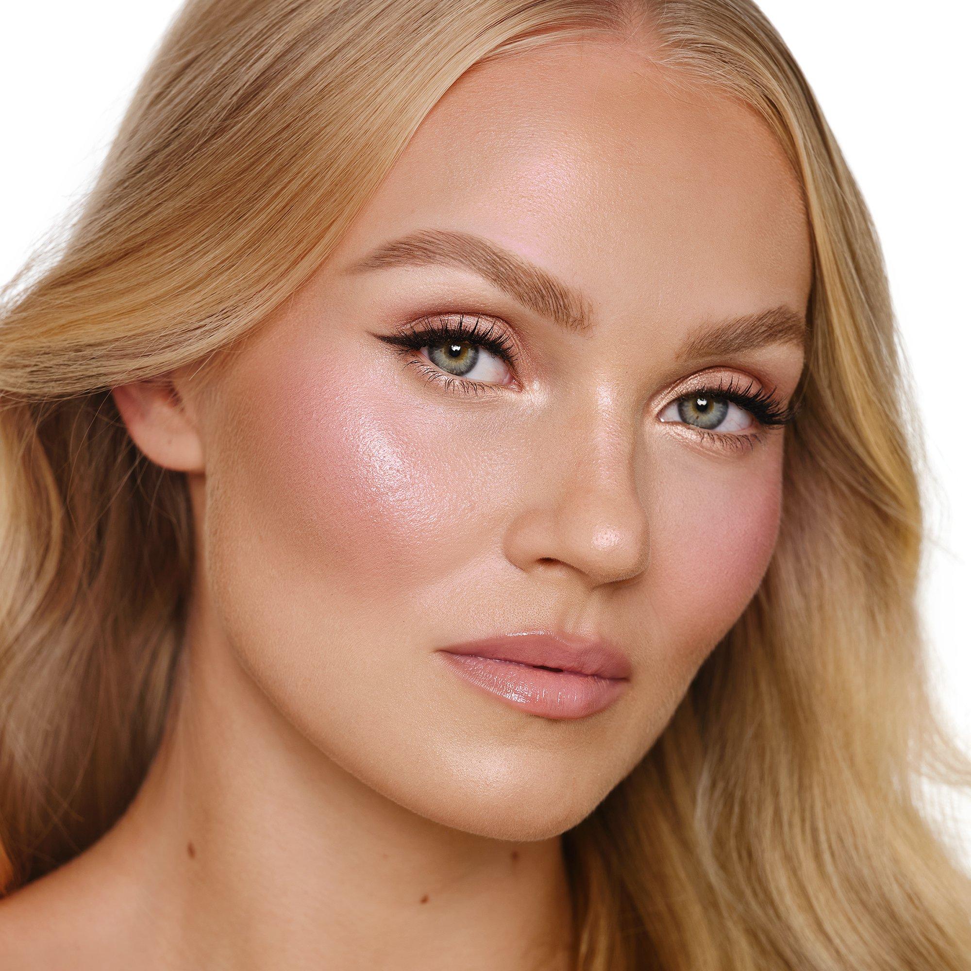 Pllow Talk - Charlotte Tilbury - Hollywood Highlighter - 3