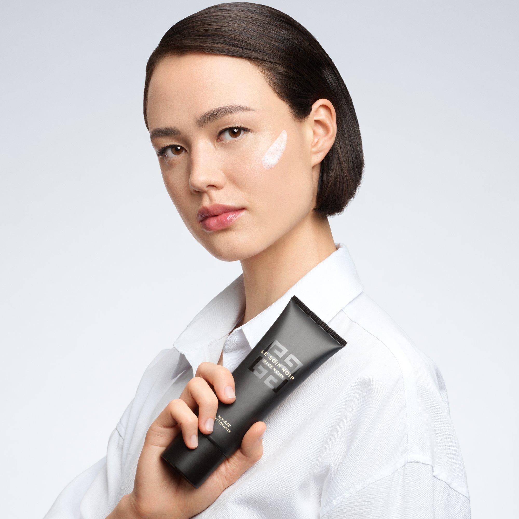 Clear - GIVENCHY - Le Soin Noir Cleansing Foam - 4