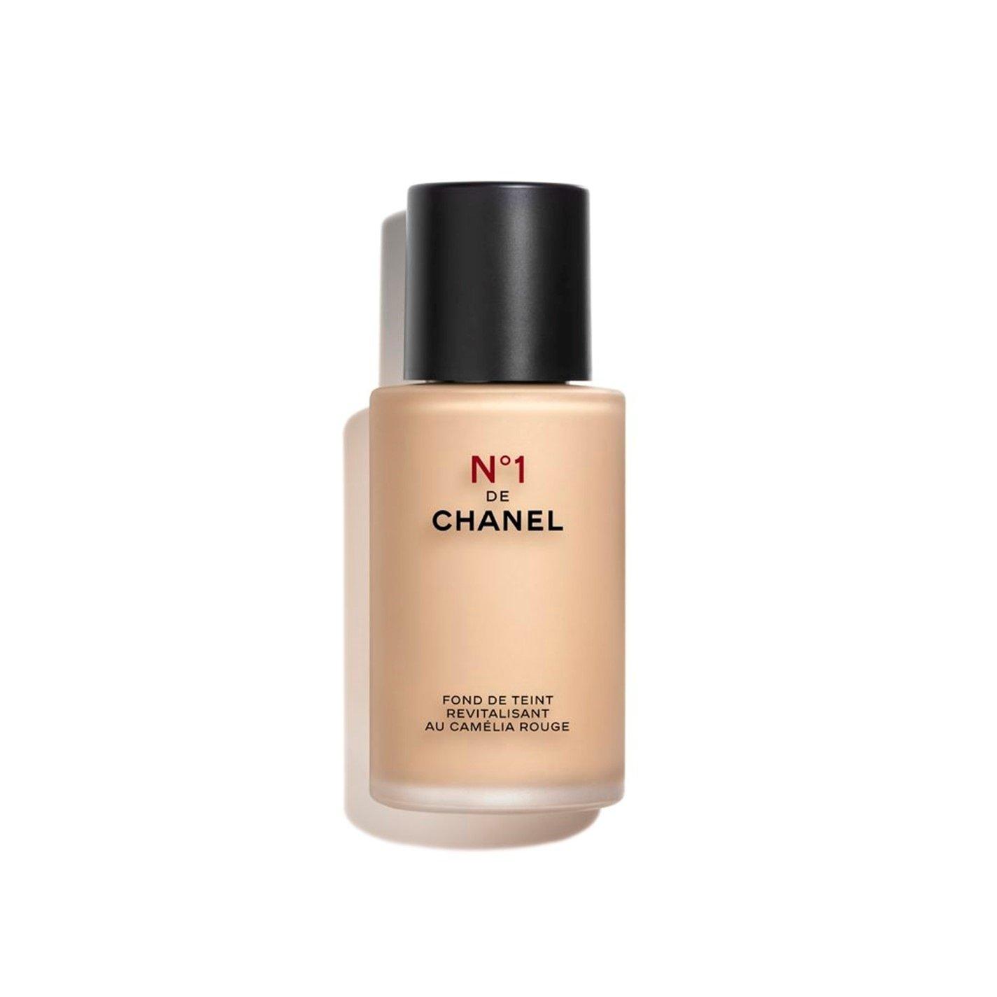 N°1 DE CHANEL REVITALIZING FOUNDATION Illuminates - Hydrates - Protects