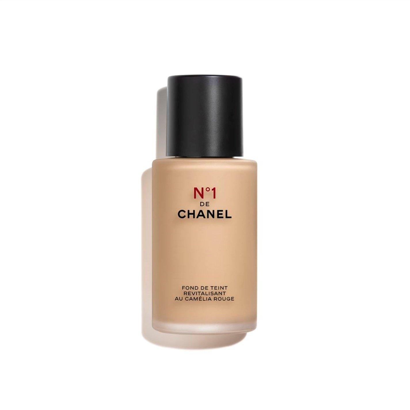 N°1 DE CHANEL REVITALIZING FOUNDATION Illuminates - Hydrates - Protects