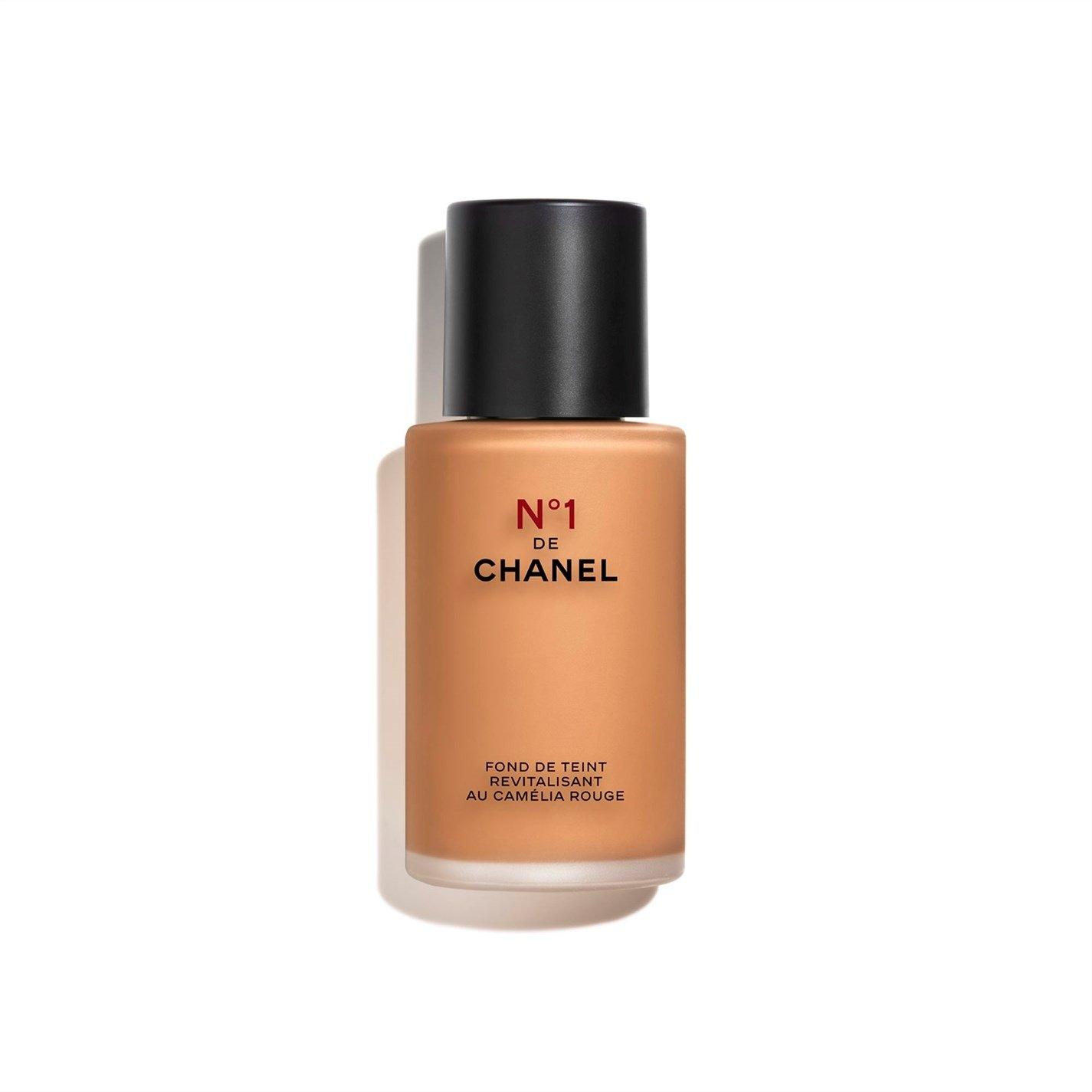 Chanel  N°1 De Revitalizing Foundation Illuminates - Hydrates - Protects - Bd111 - 30 ml