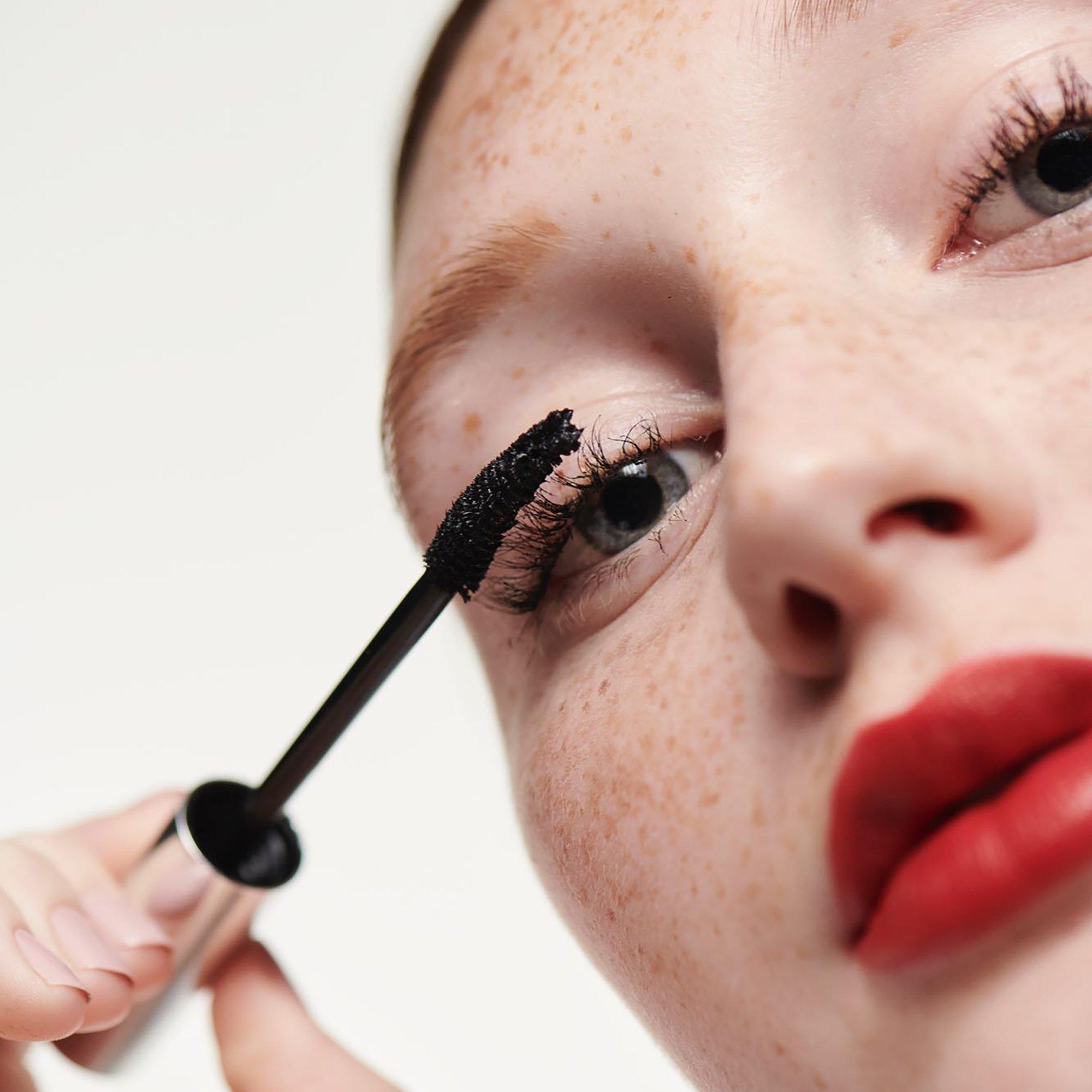 Black - Clinique - High Impact Zero Gravity Mascara - 5