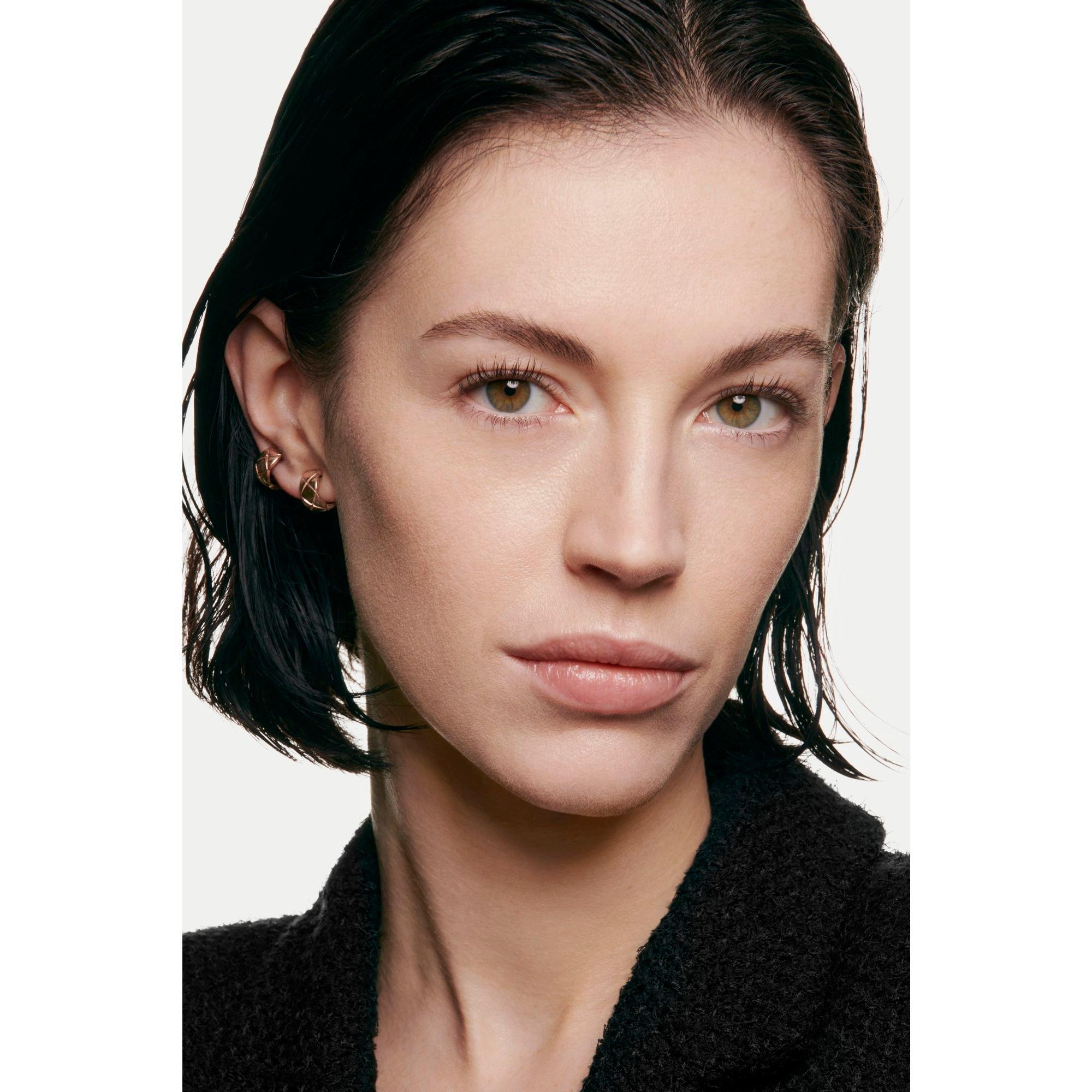 B10 - CHANEL - Sublimage L'Essence de Teint Liquid Foundation - 4