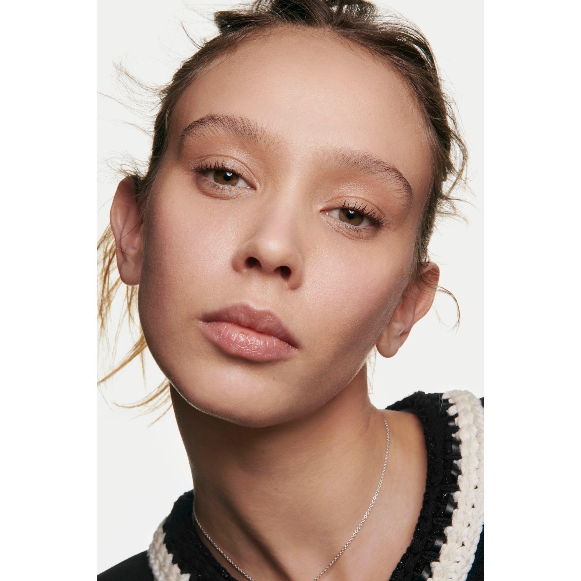B30 - CHANEL - Sublimage L'Essence de Teint Liquid Foundation - 4
