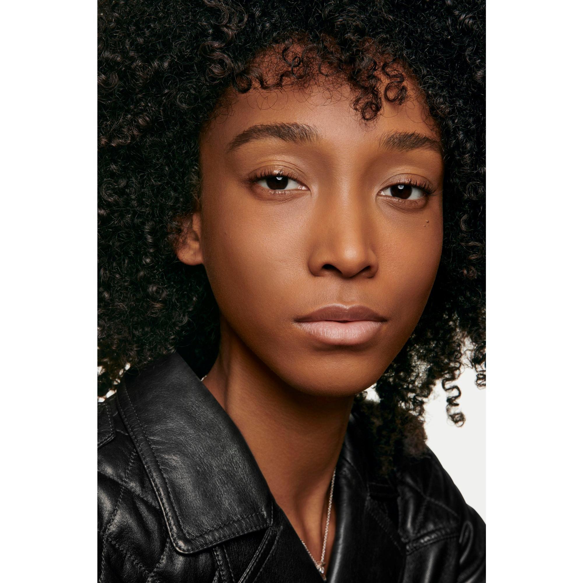 B110 - CHANEL - ULTRA LE TEINT FLUIDE Ultrawear - All-Day Comfort - Flawless Finish Foundation - 4