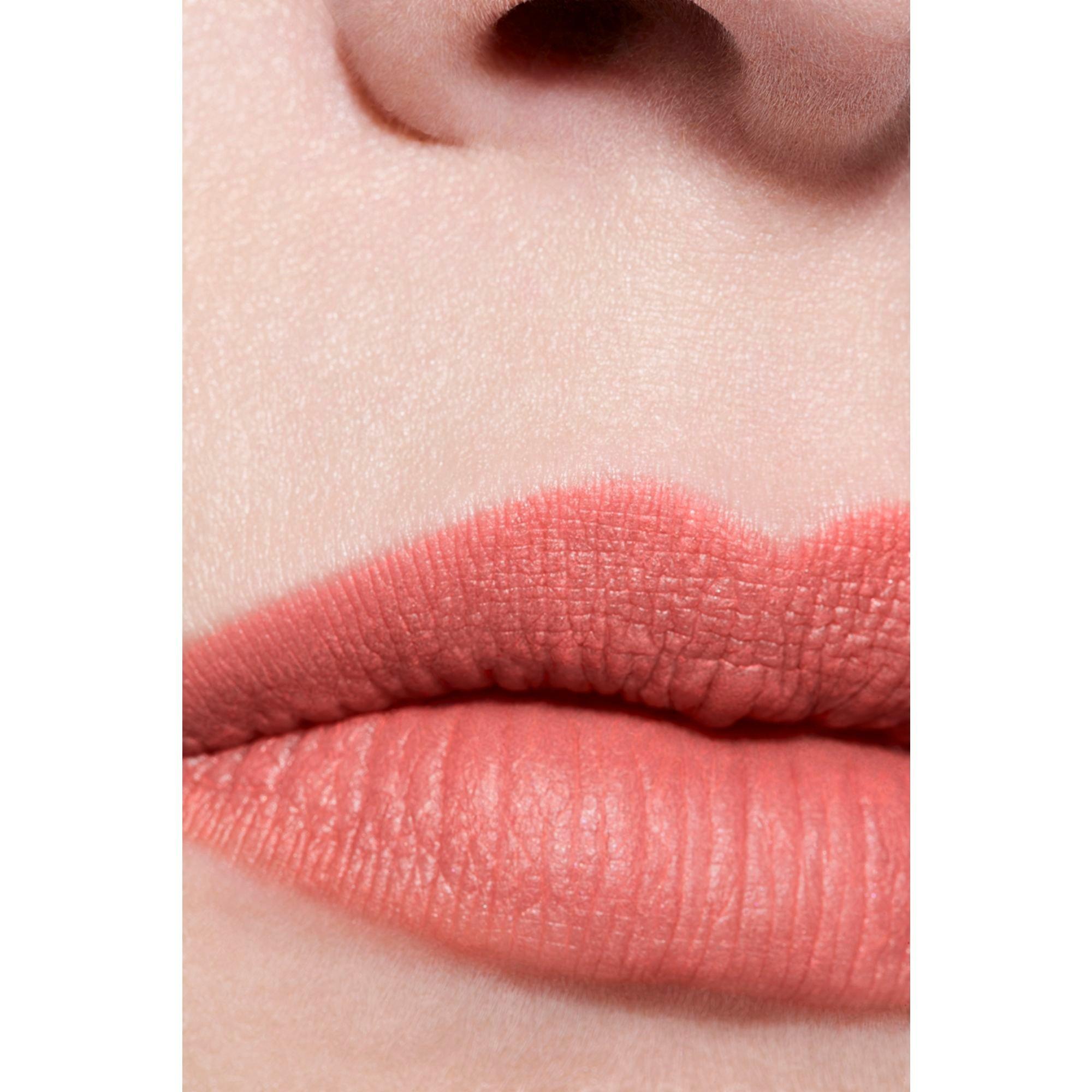Versatile 76 - CHANEL - ROUGE ALLURE VELVET LUMINOUS MATTE LIP COLOUR - 5
