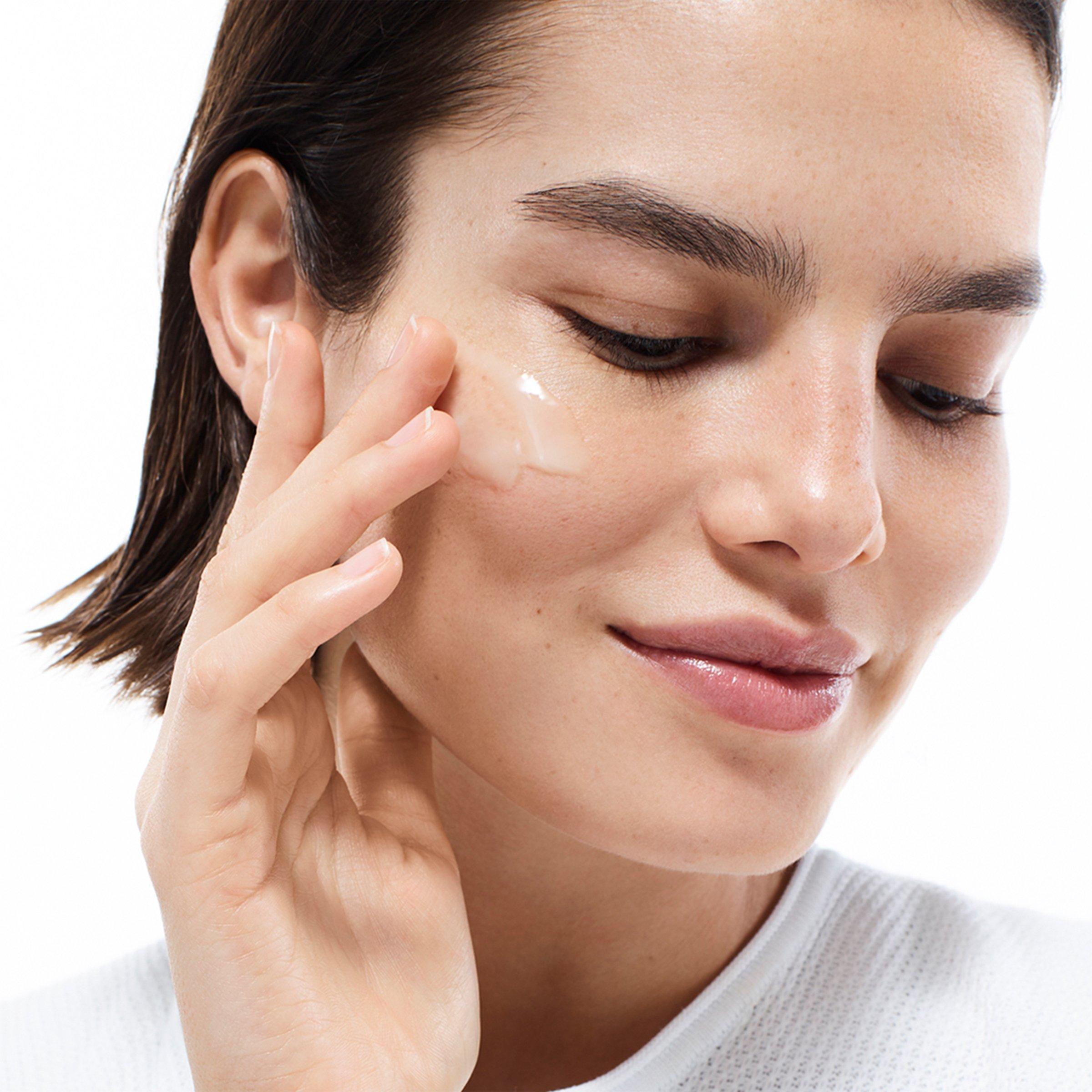 Serum 30ml - Clinique - Even Better Clinical™ Radical Dark Spot Corrector + Interrupter - 3