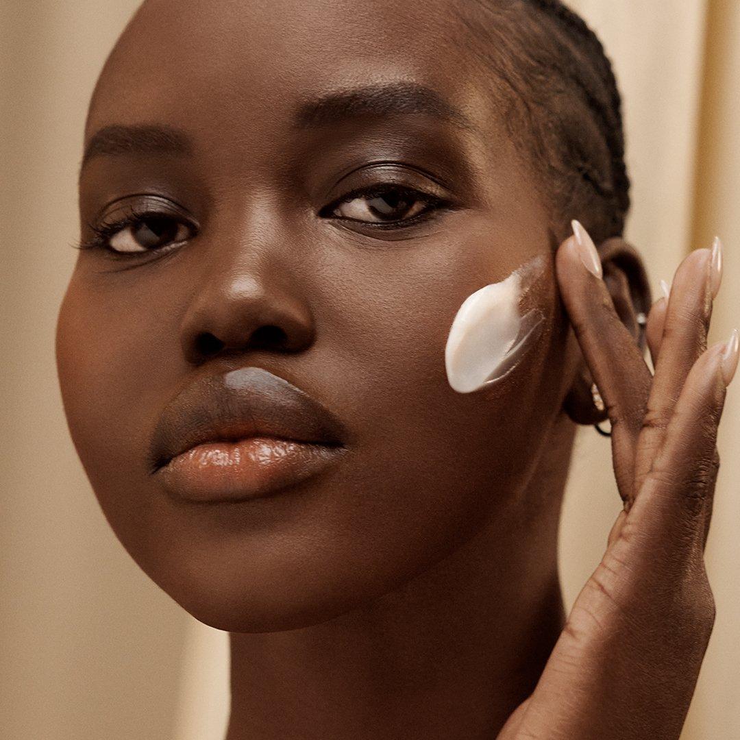 Clear - Estee Lauder - Revitalizing Supreme+ Youth Power Soft Creme Moisturiser - 3