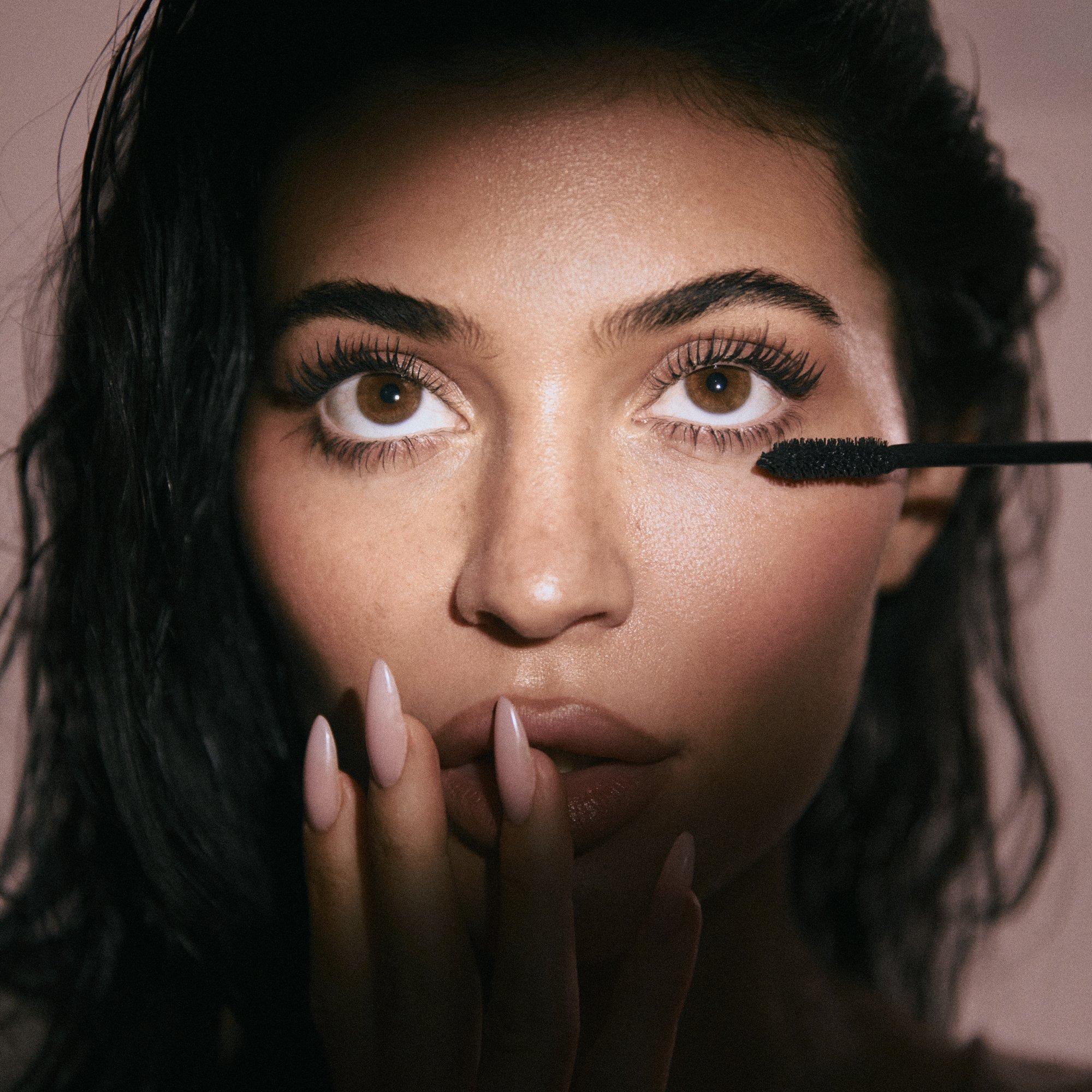 Black - Kylie Cosmetics - Kylash Volume Mascara - 7