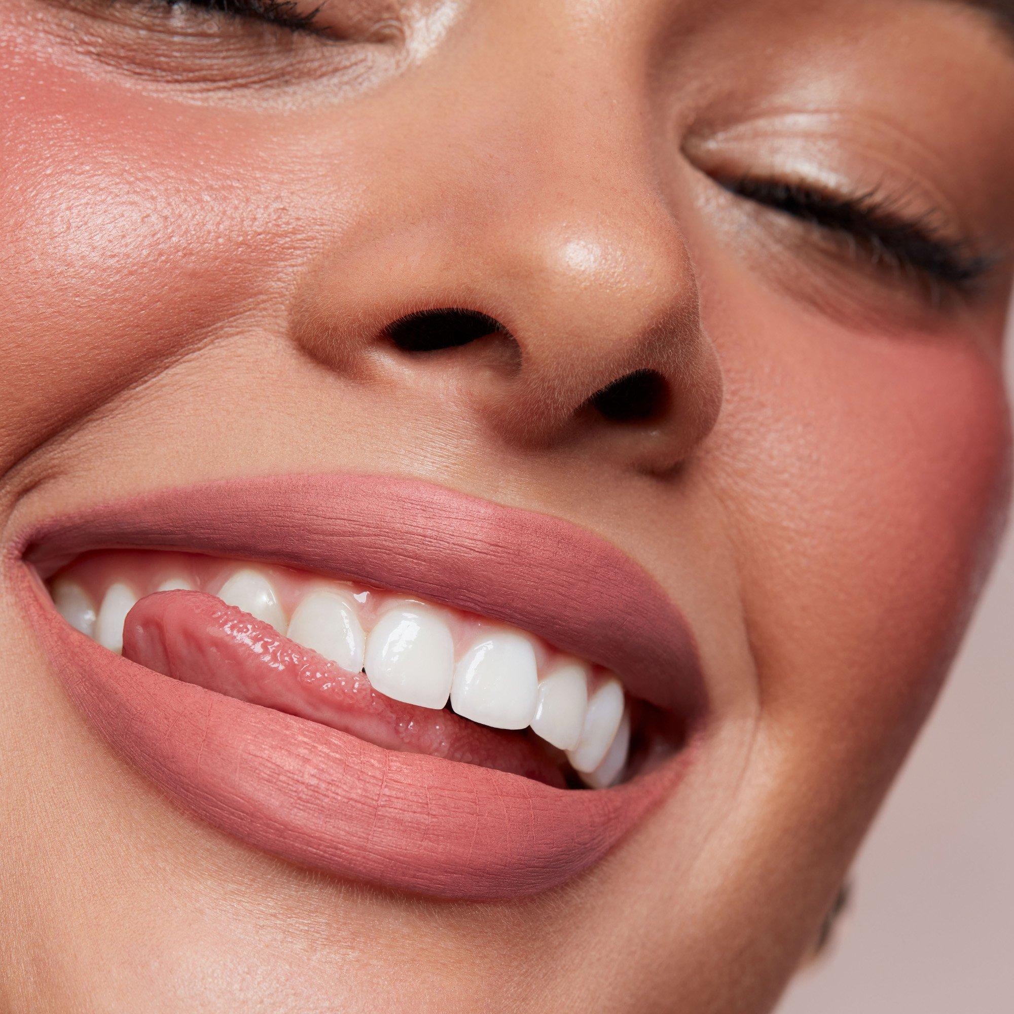 Blushing - Patrick Ta - Major Headlines Matte Suede Lipstick - 4