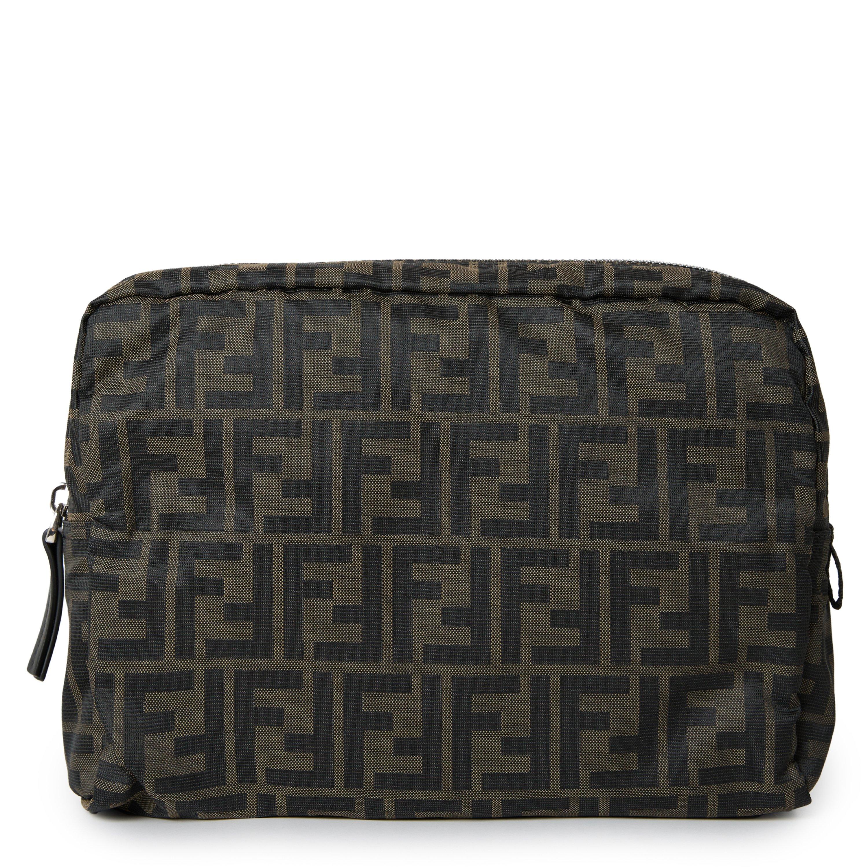 Fendi Fendi FF Washbag Sn64