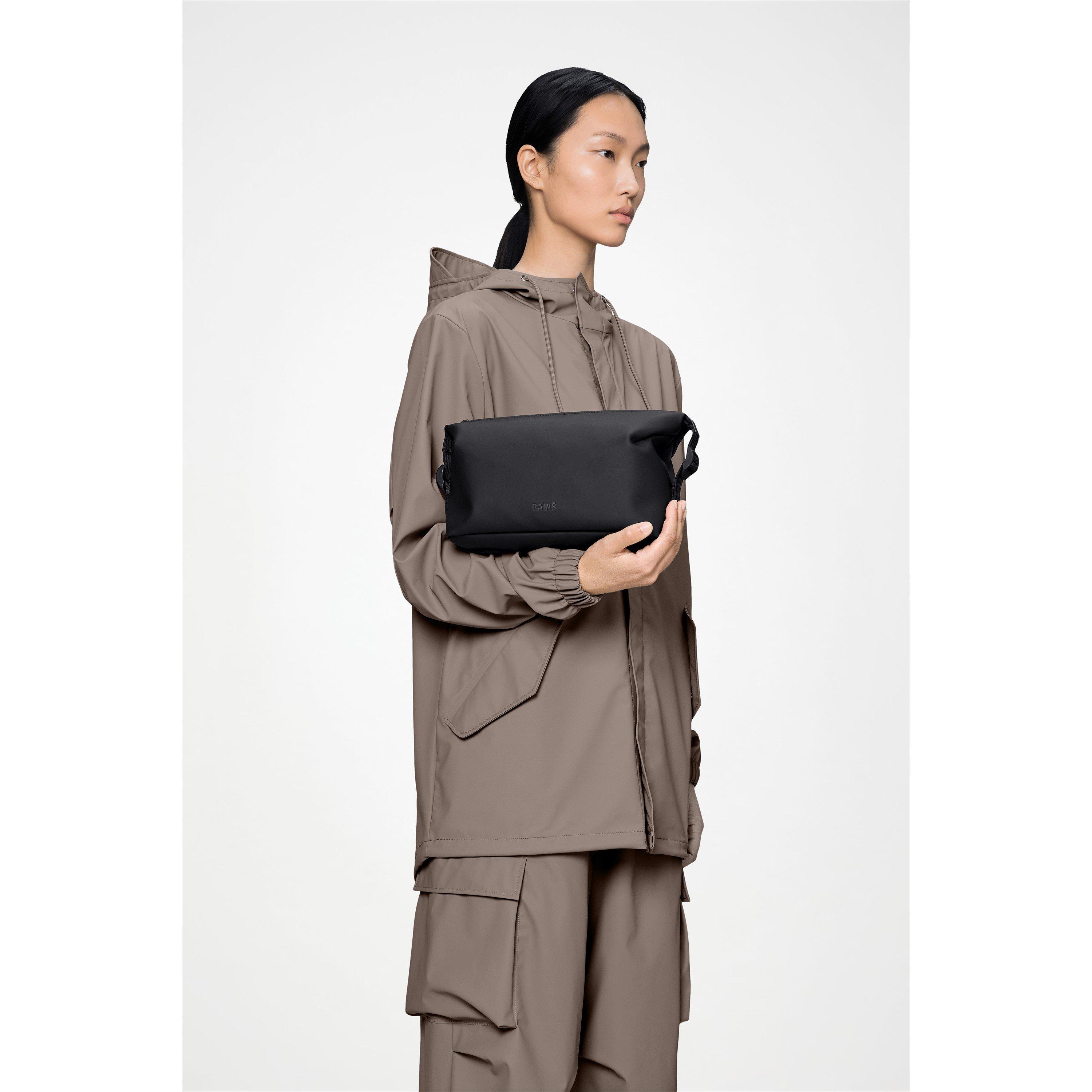 Black 01 - Rains - Hilo Wash Bag - 4