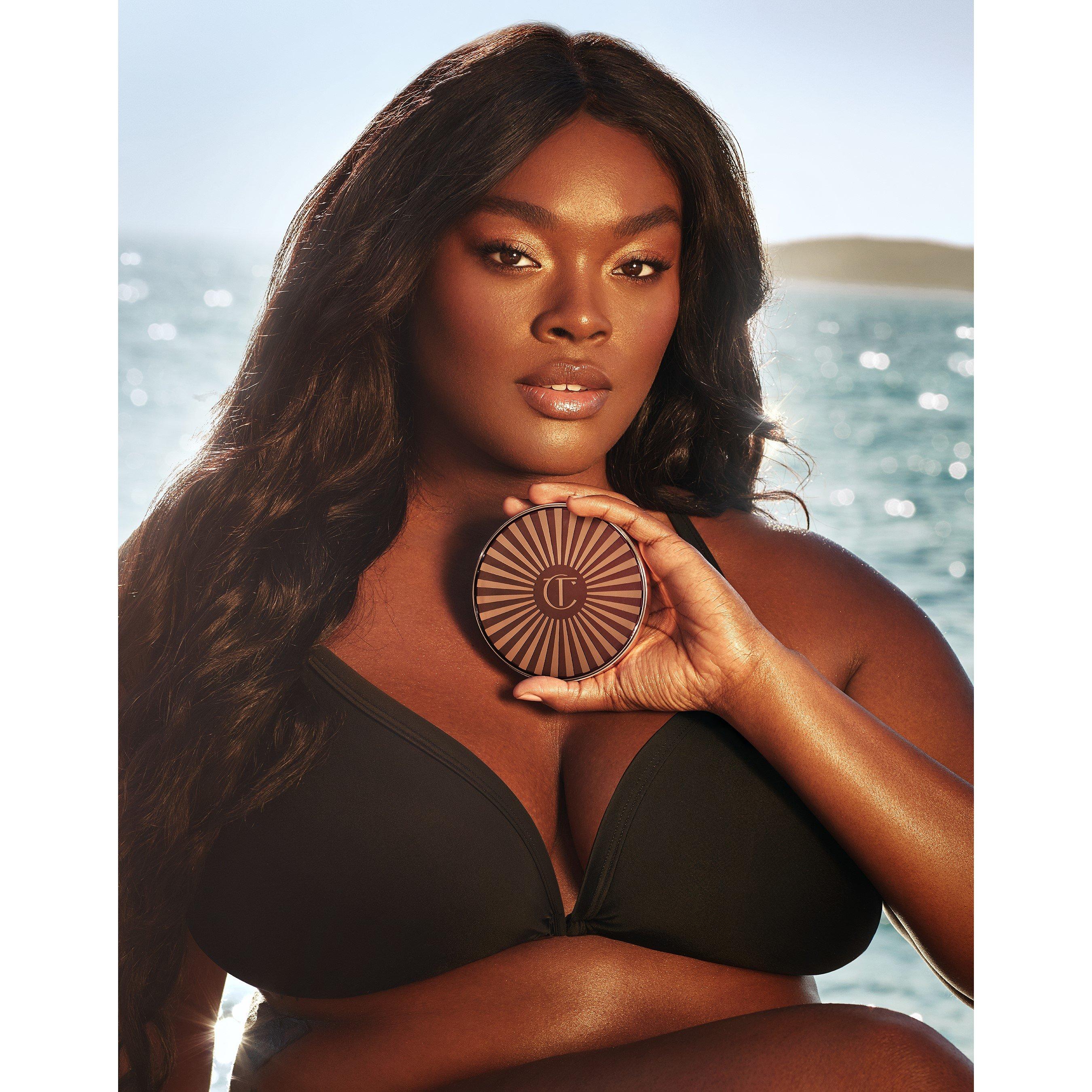 Gold - Charlotte Tilbury - Beautiful Skin Bronzing Brush - 4