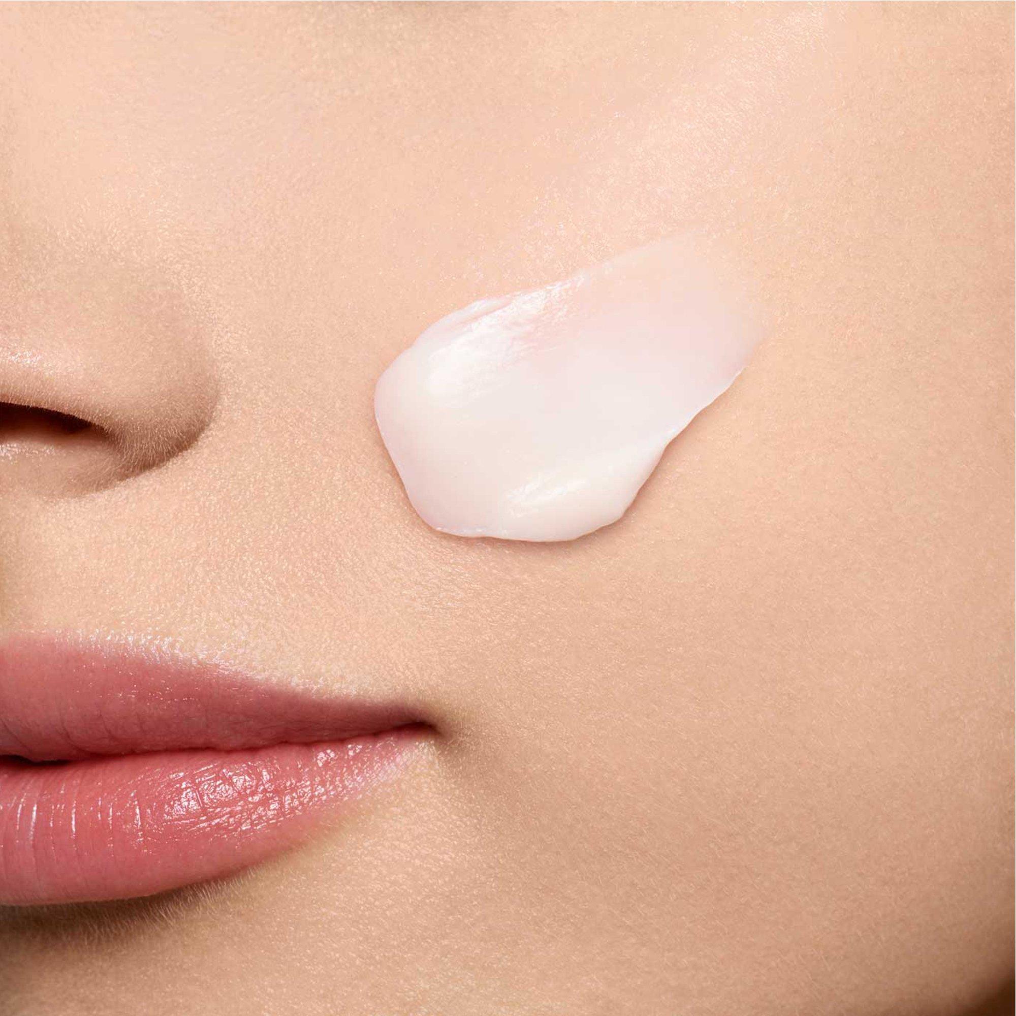 Clear - Clarins - Super Restorative Day Cream - 3