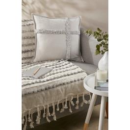 Studio Studio Tufted Linear Cushion