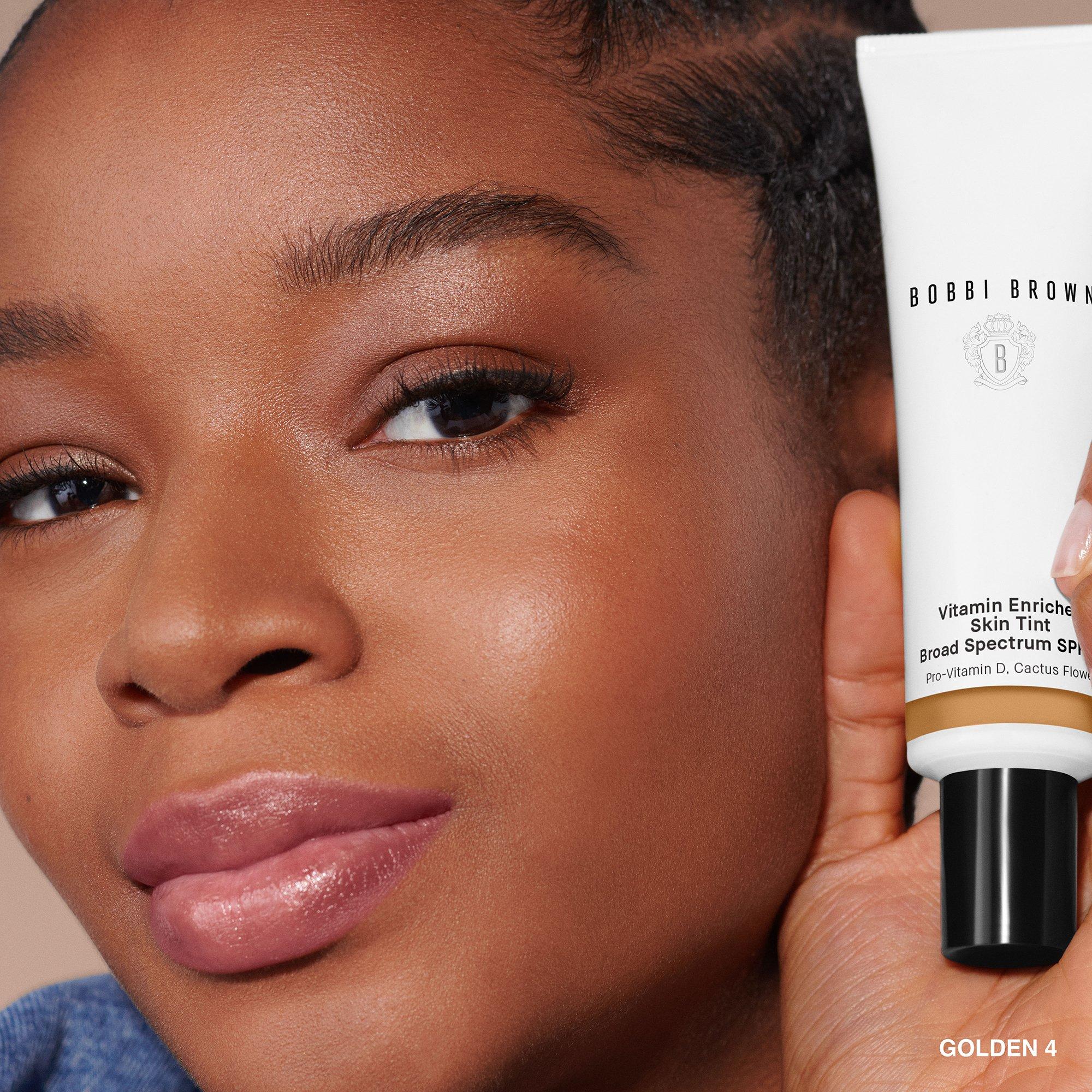 Warm beige - Bobbi Brown - Vitamin Enriched Skin Tint SPF 15 - 10