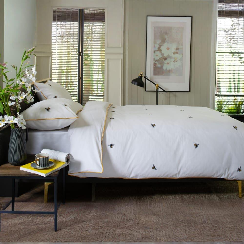White - The Lyndon Company - Bees Duvet 99 - 2