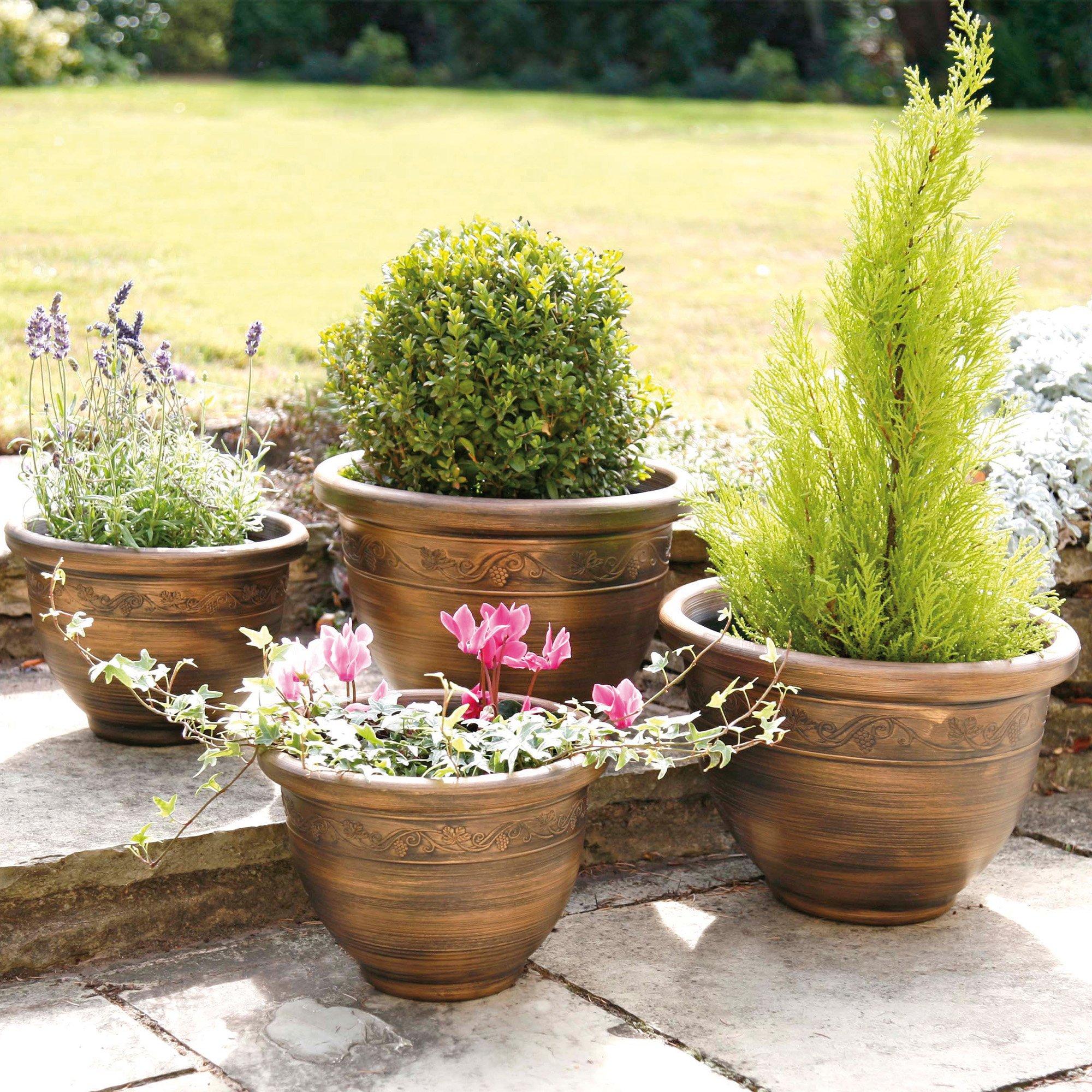 Bronze - Greenhurst - Pack of 4 Wenlock Antique Bronze effect planters - 1