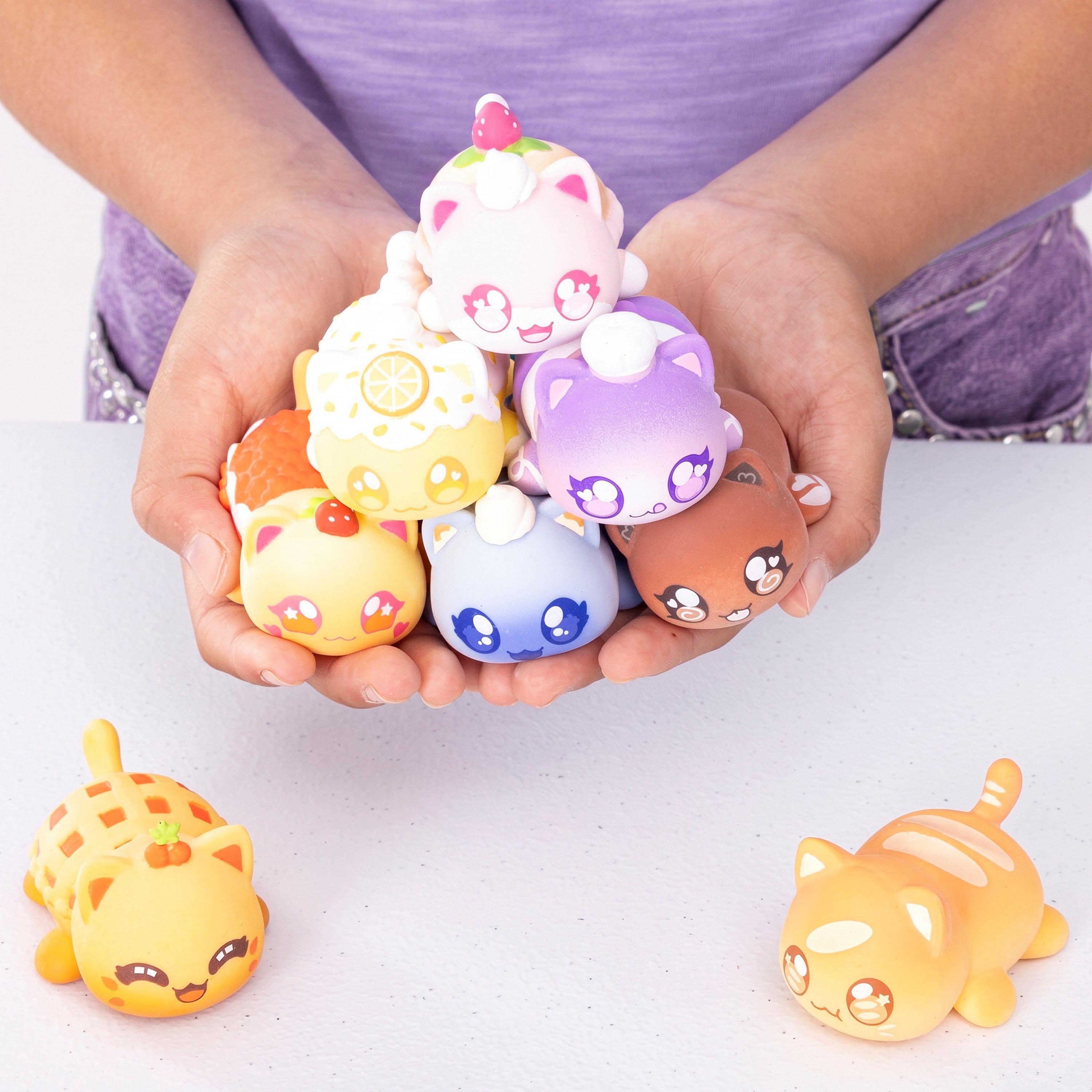 Assortment - Aphmau - Mystery Meemeow Squishy Figures- Bakery - 4