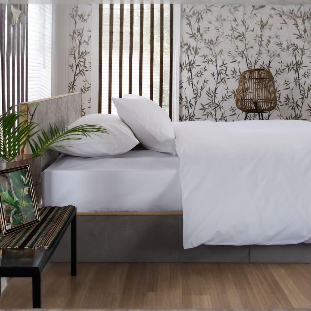 White - The Lyndon Company - Flat and Fitted Sheets
