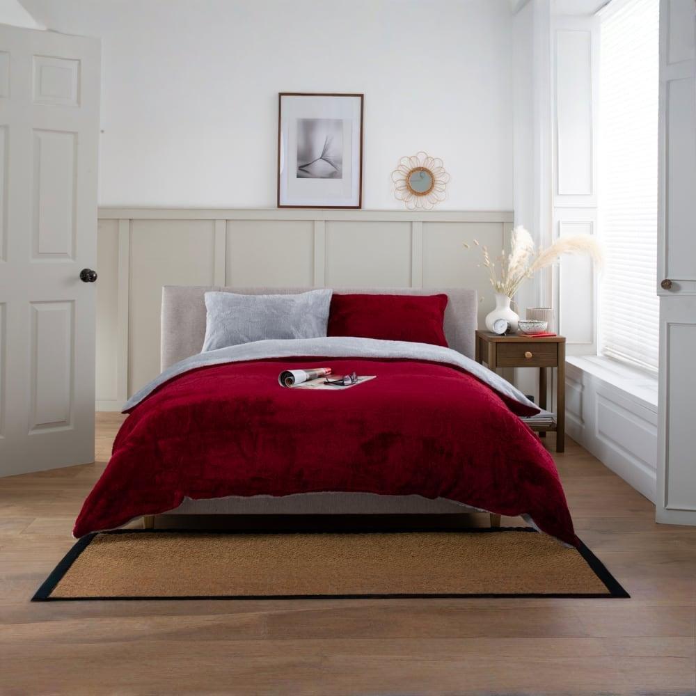 Red - The Lyndon Company - Fitted Flat and Fitted Sheets - 3