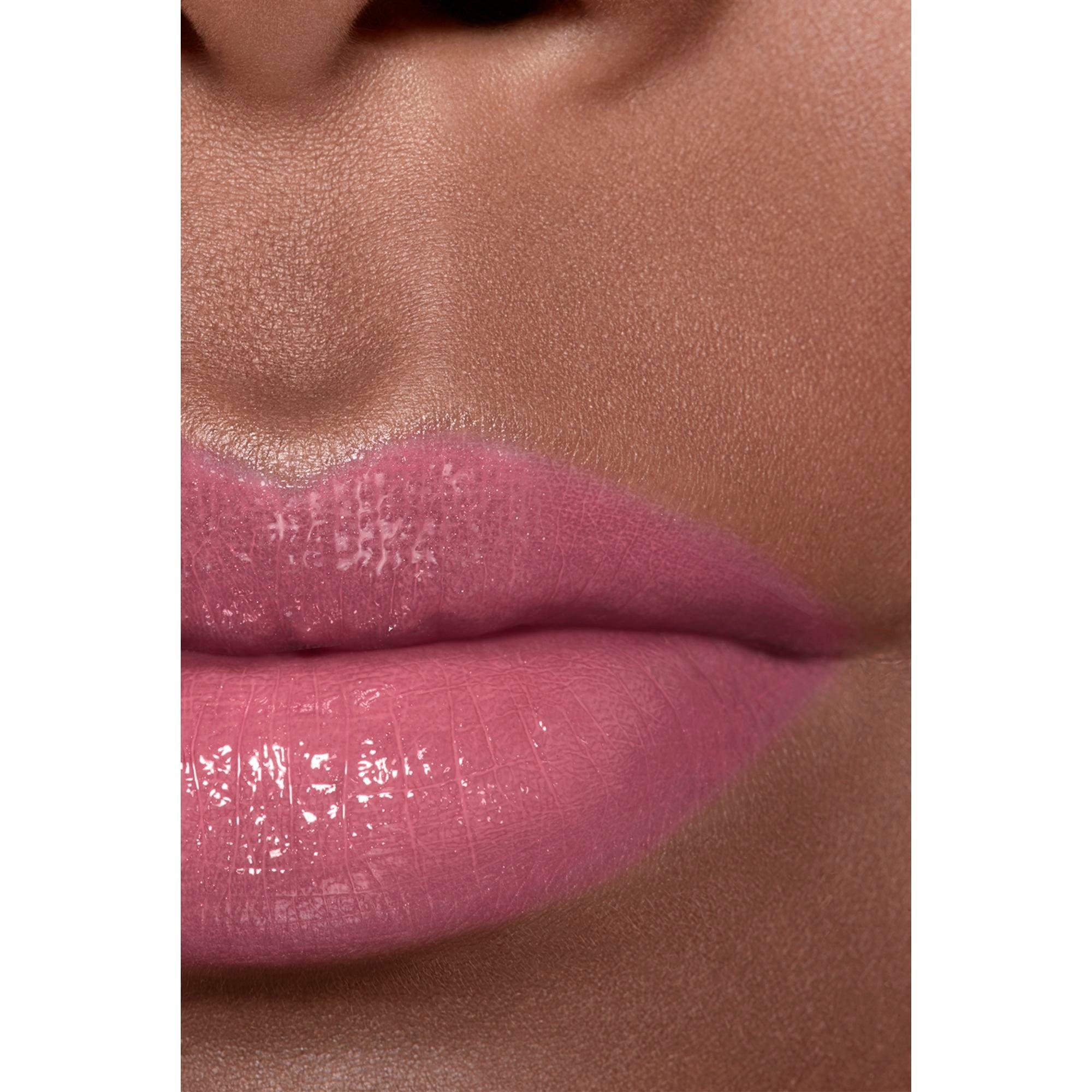 BLUSHING PINK - CHANEL - ROUGE COCO BAUME – SHINE HYDRATING BEAUTIFYING TINTED LIP BALM – BUILDABLE COLOUR - 5