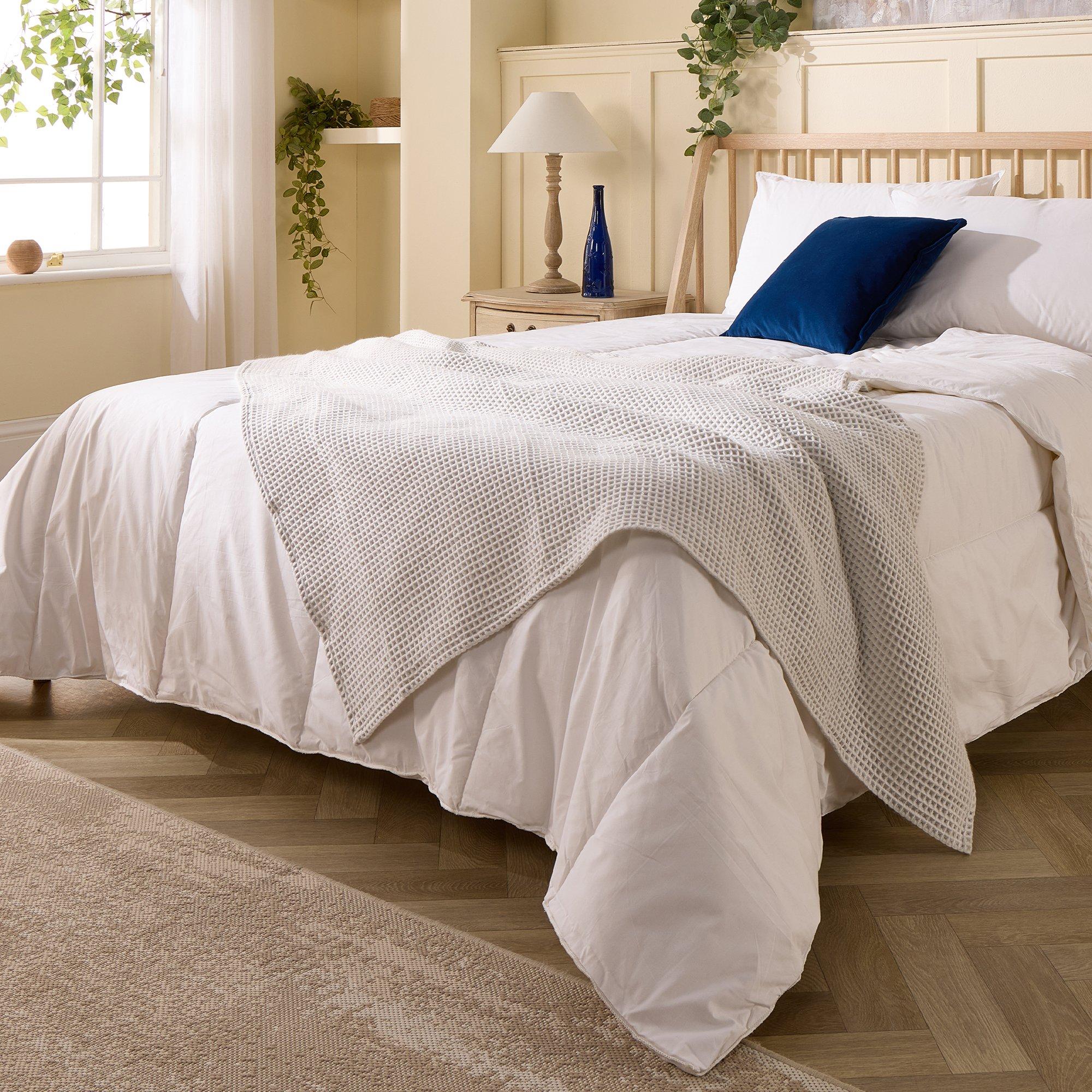 White - Slumberdown - Wonderful Wool 375gsm Medium Duvet - 13