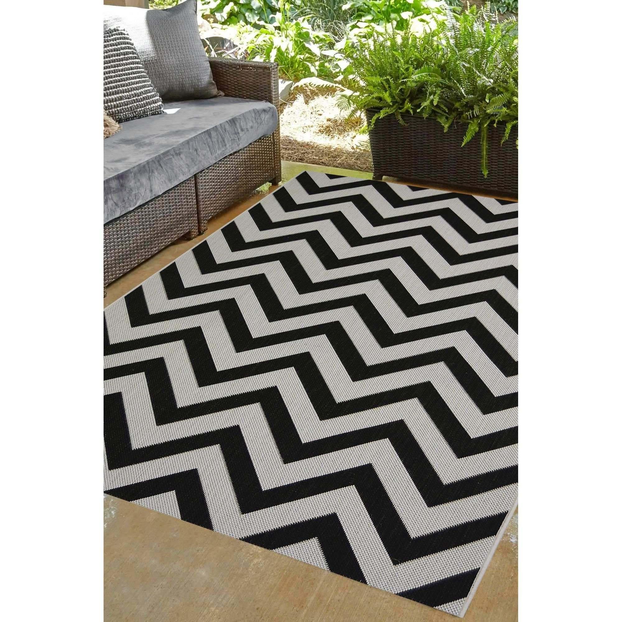 Homemaker   Purpose Chevron Rug - Black - 80x150cm